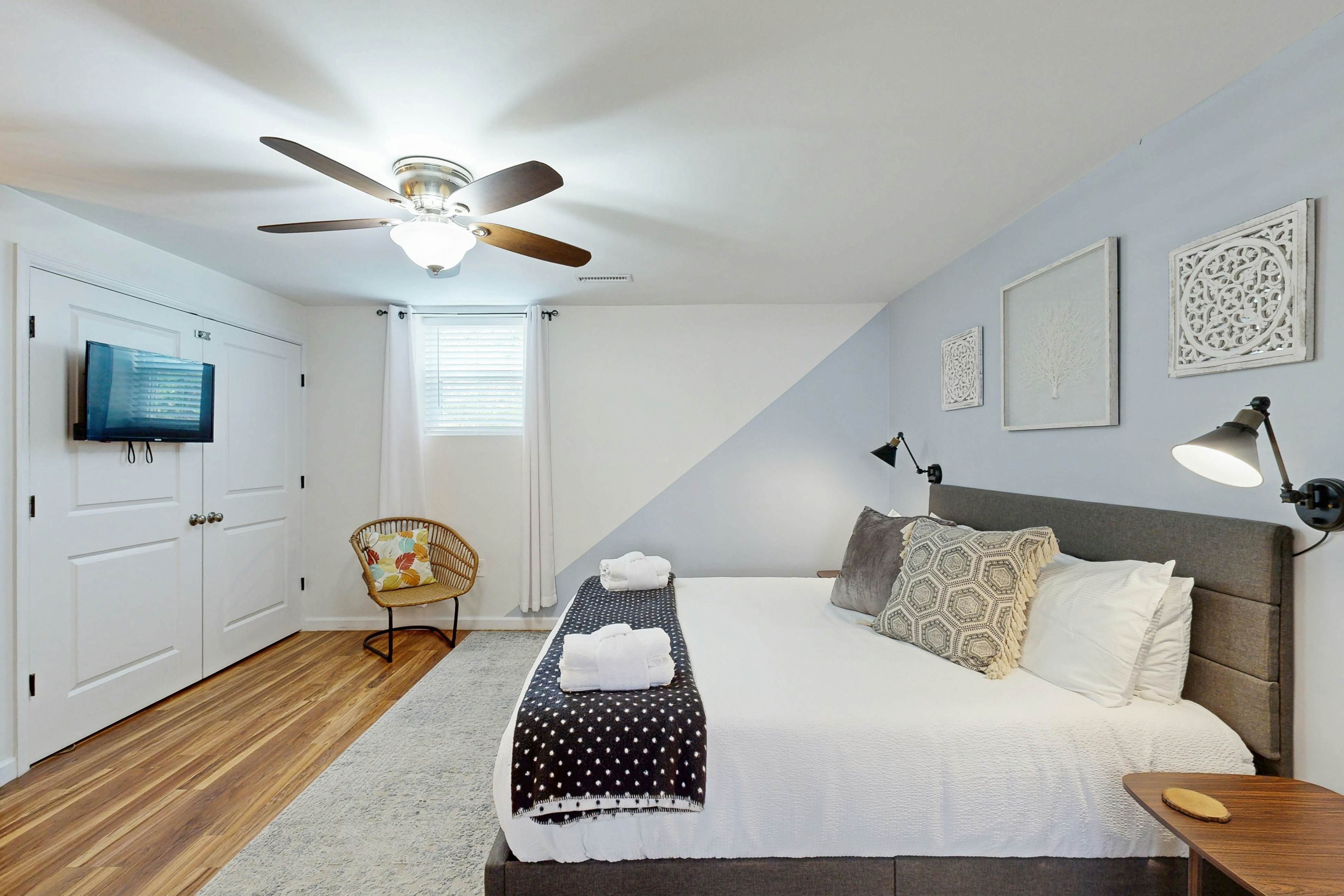 Cozy West Ashley Apartment- Close to shopping and Downtown Charleston