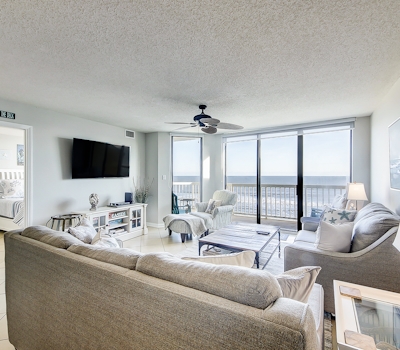 Oceanfront villa with incredible views, balcony & 2 community pools