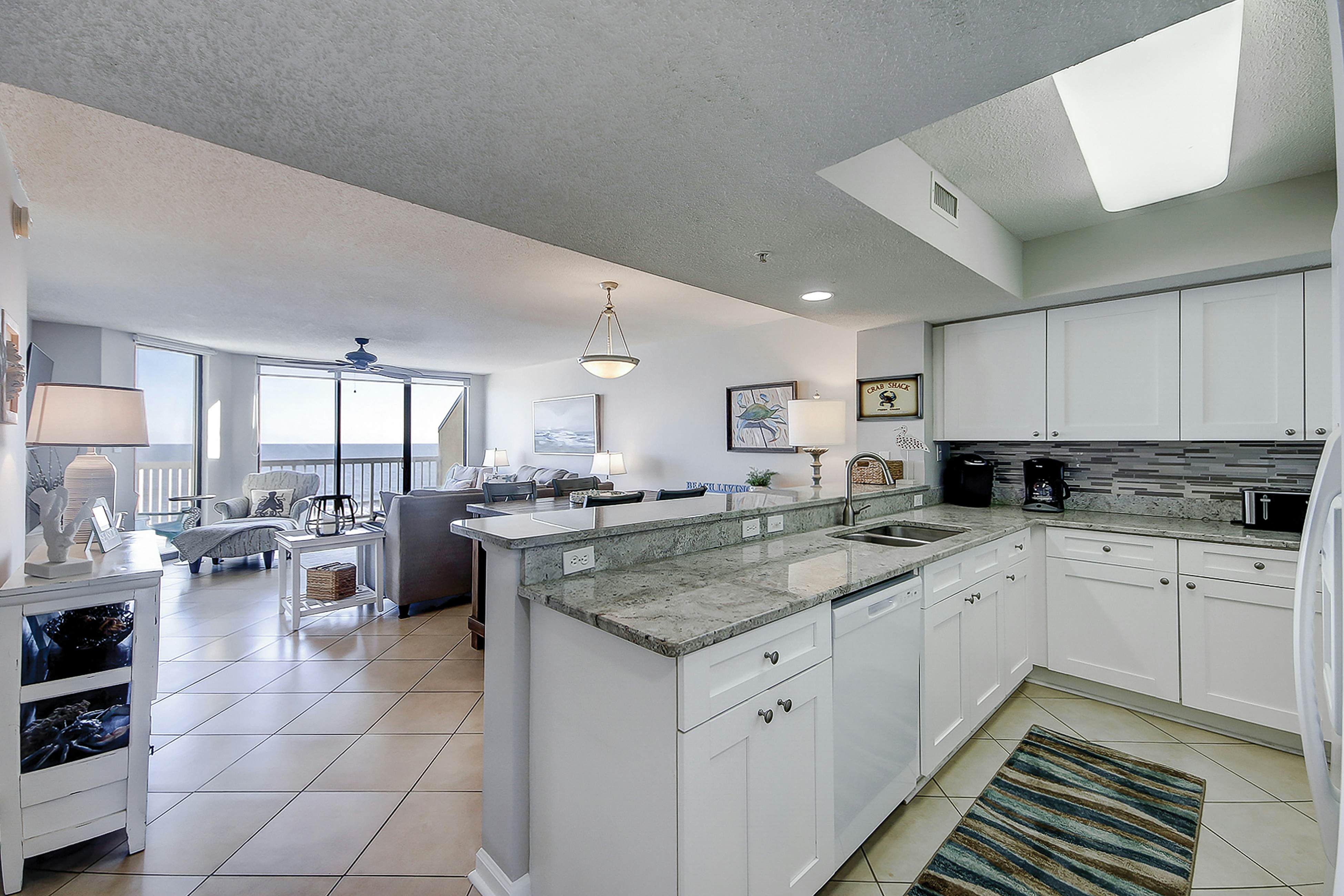 Oceanfront villa with incredible views, balcony & 2 community pools