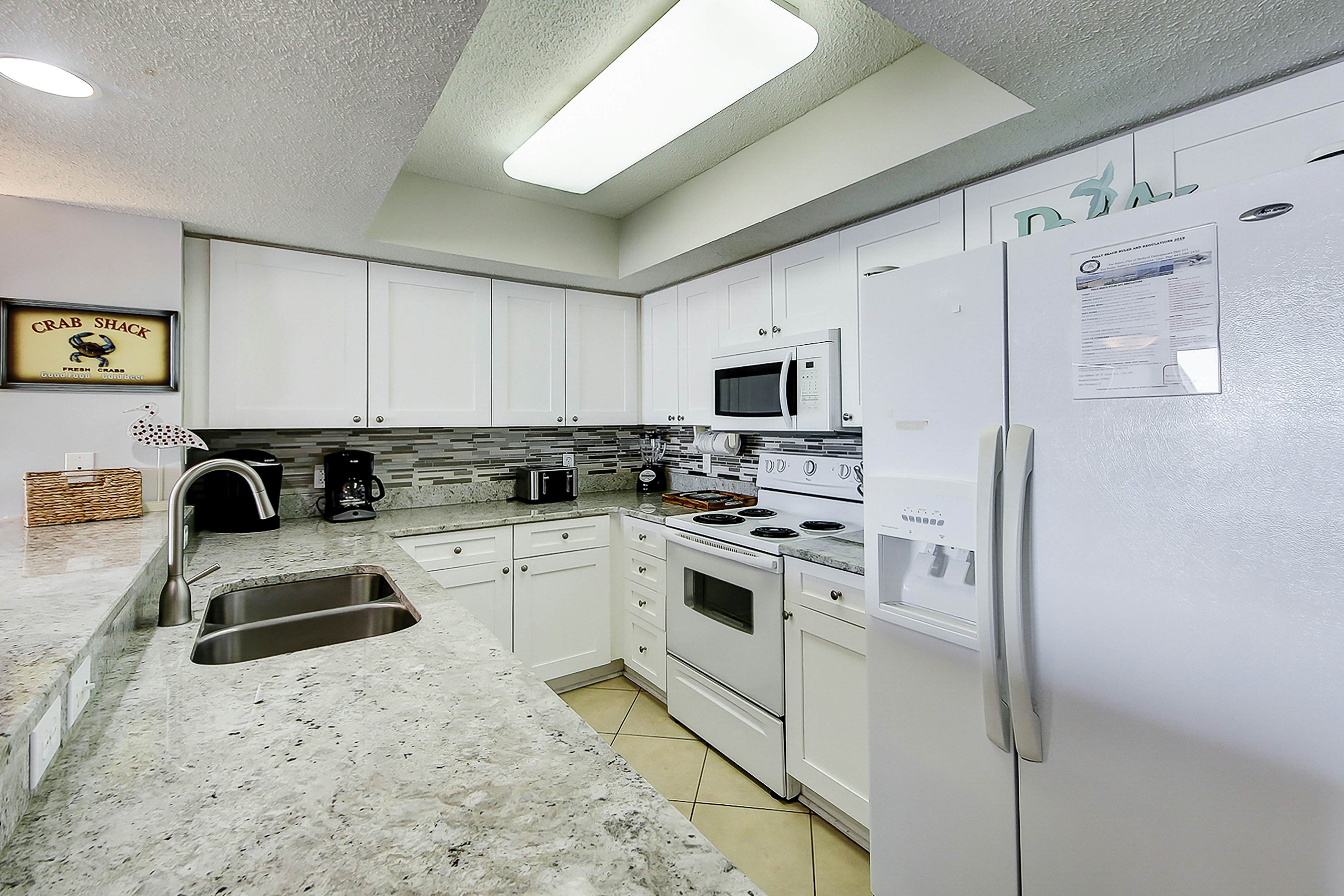 Oceanfront villa with incredible views, balcony & 2 community pools