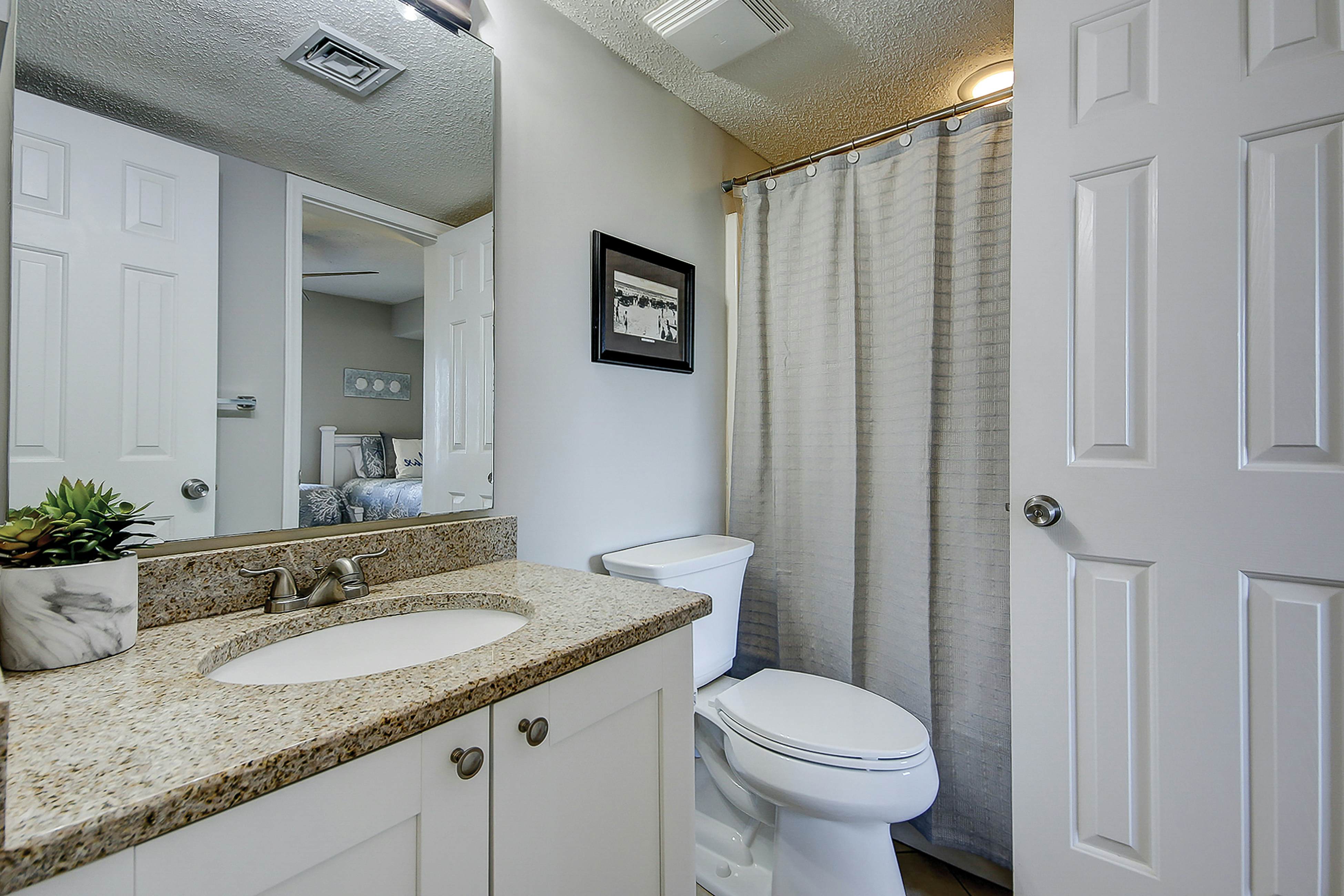 Oceanfront villa with incredible views, balcony & 2 community pools