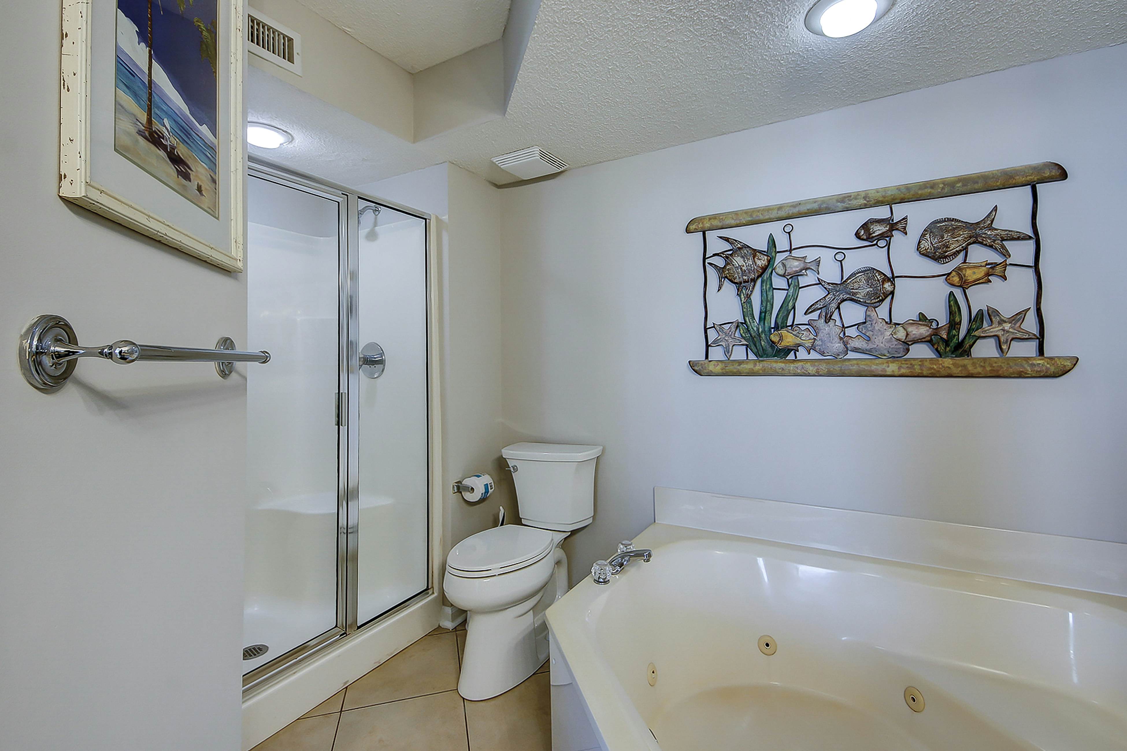 Oceanfront villa with incredible views, balcony & 2 community pools