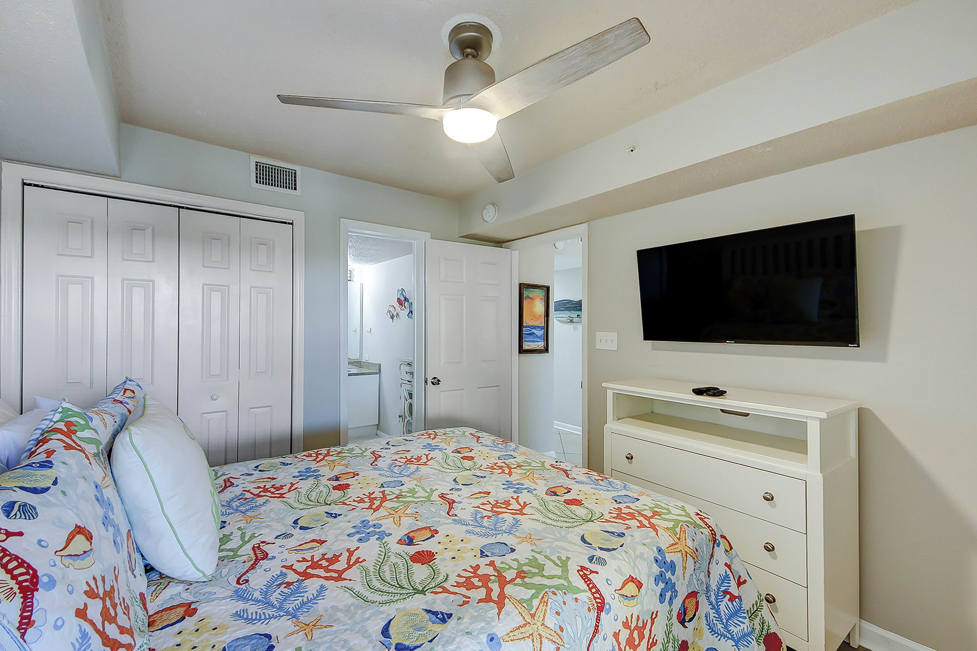 Oceanfront villa with incredible views, balcony & 2 community pools