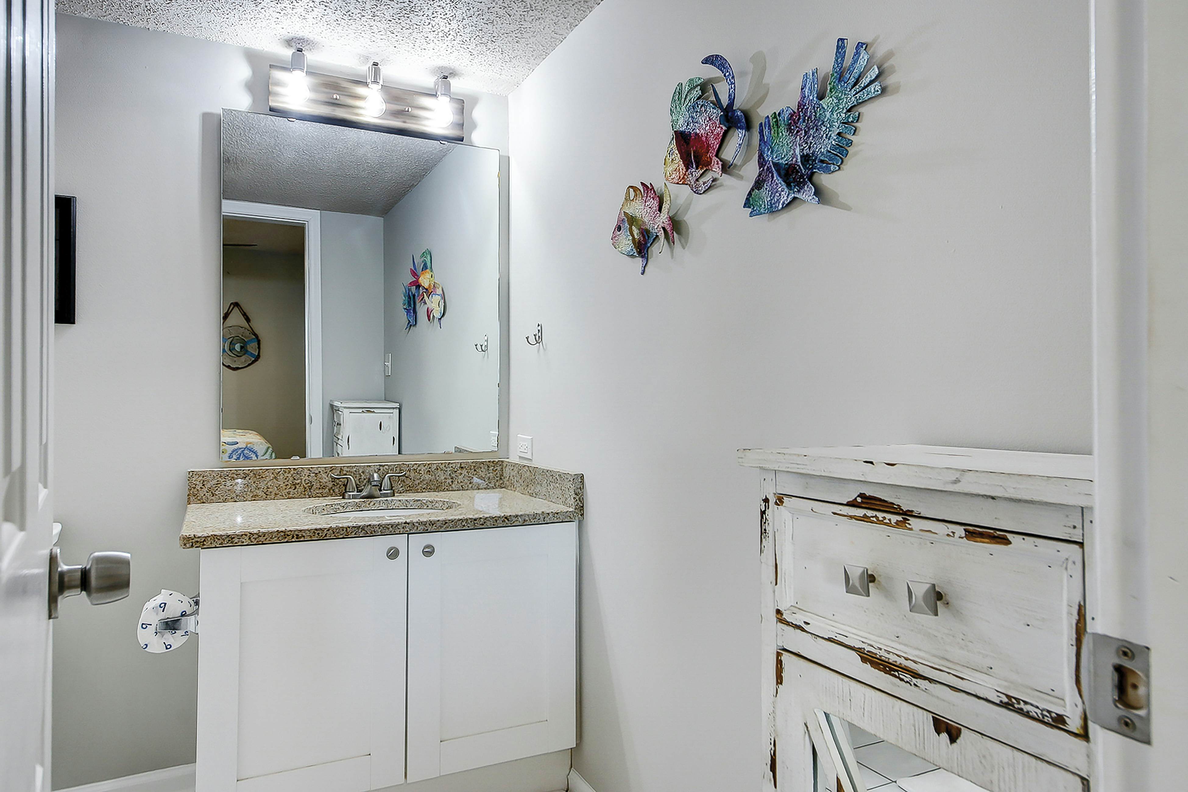 Oceanfront villa with incredible views, balcony & 2 community pools