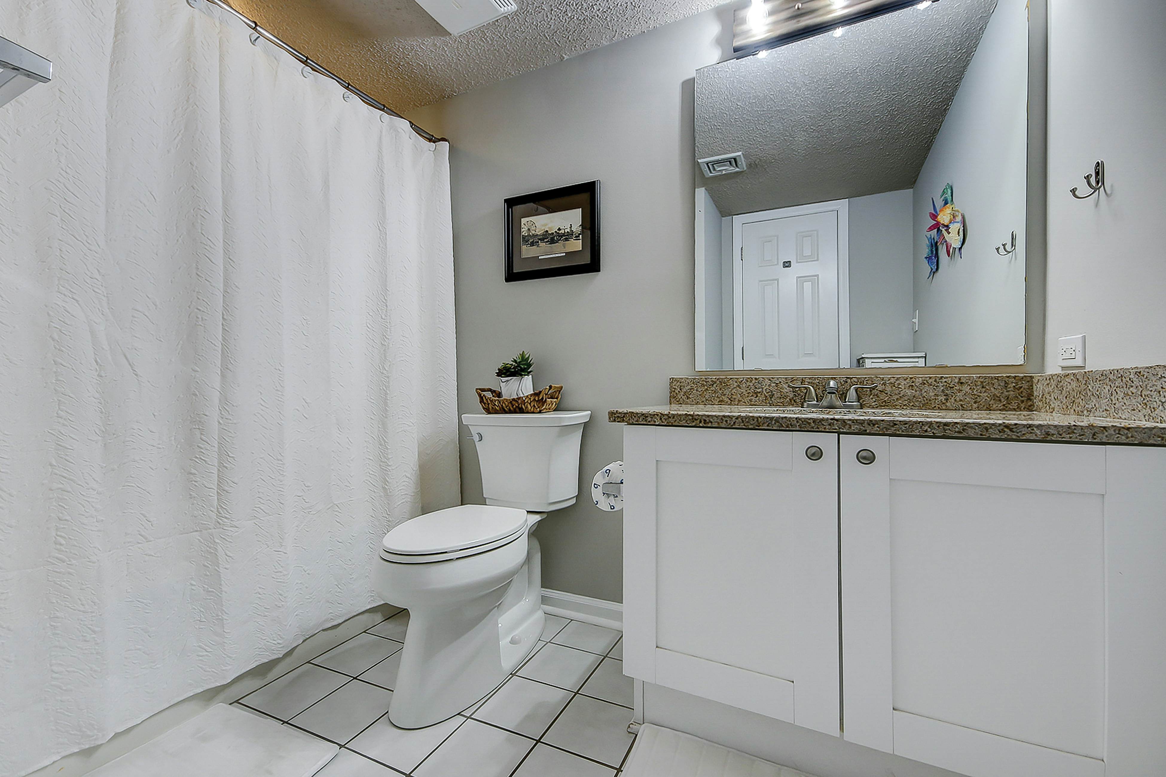 Oceanfront villa with incredible views, balcony & 2 community pools