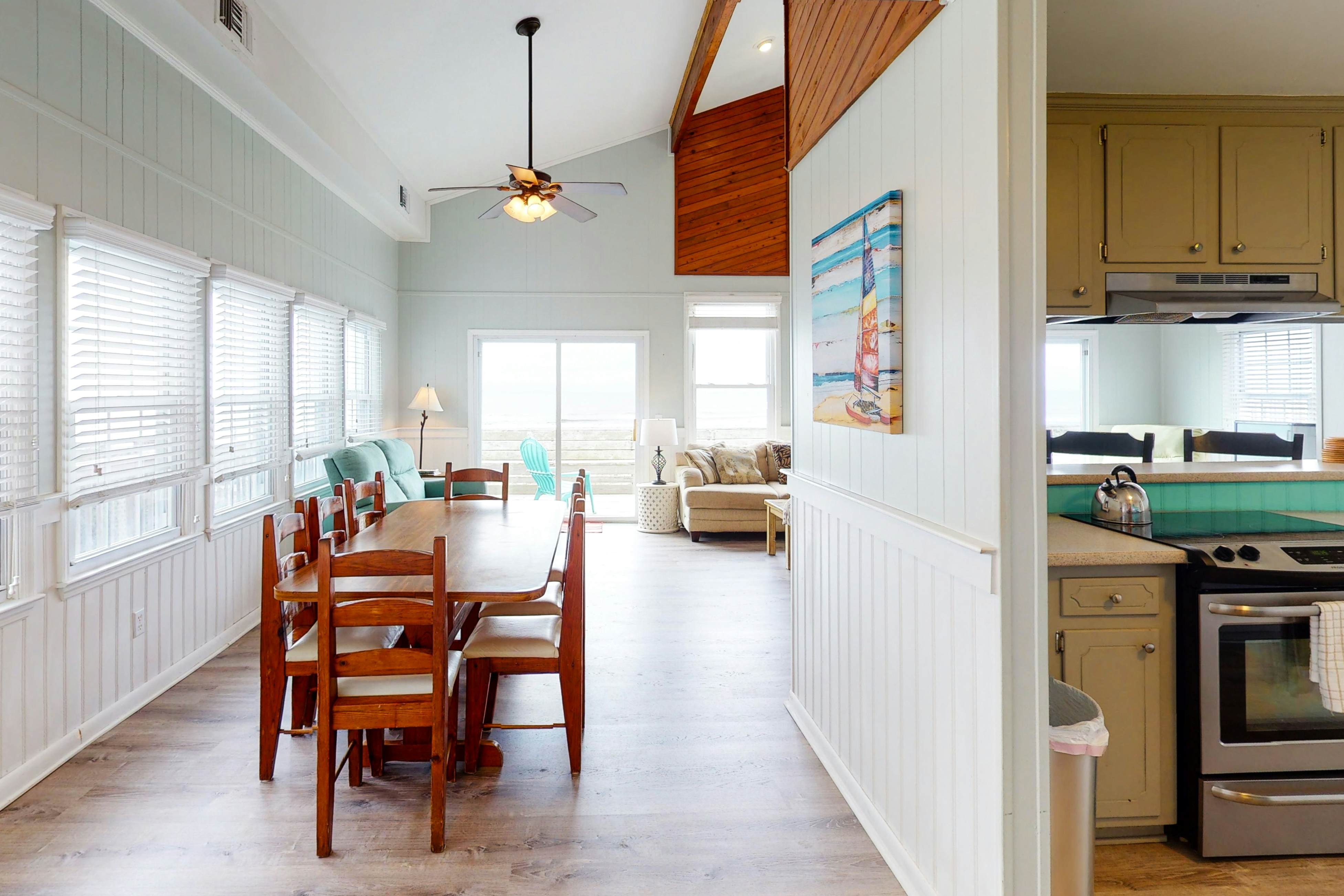 Oceanfront home with WiFi, full kitchen, & deck that spans the side of the home