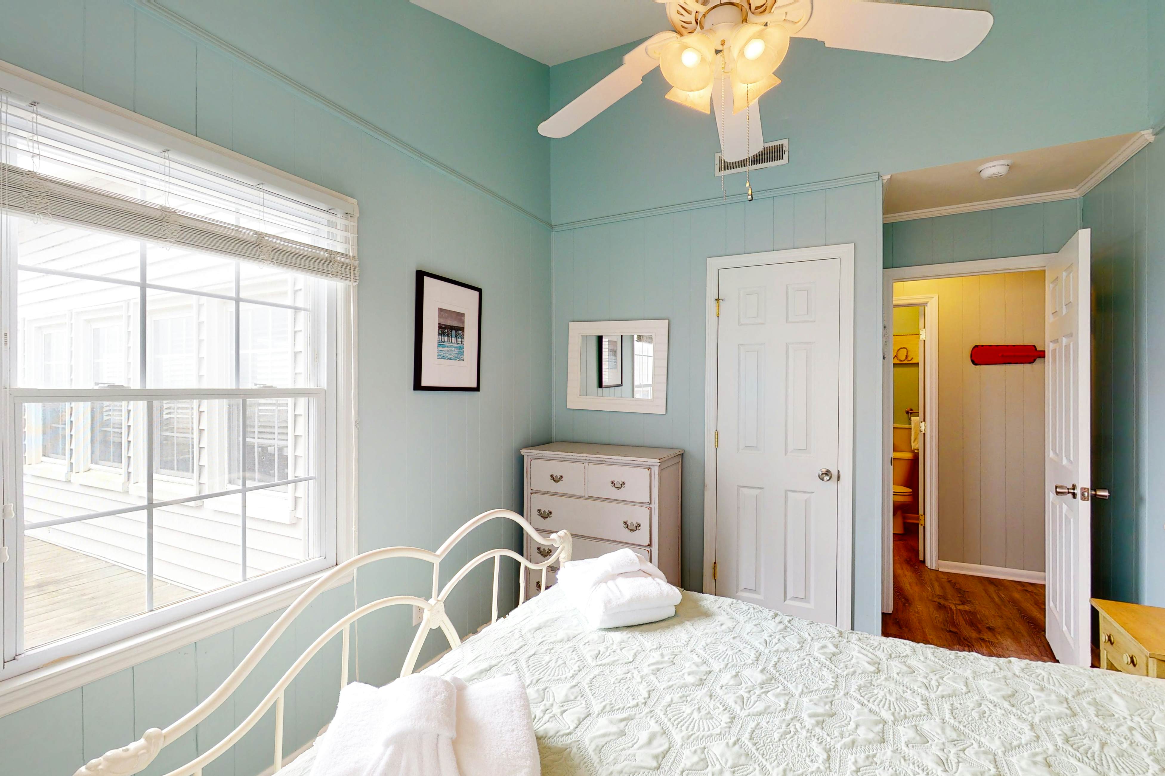 Oceanfront home with WiFi, full kitchen, & deck that spans the side of the home