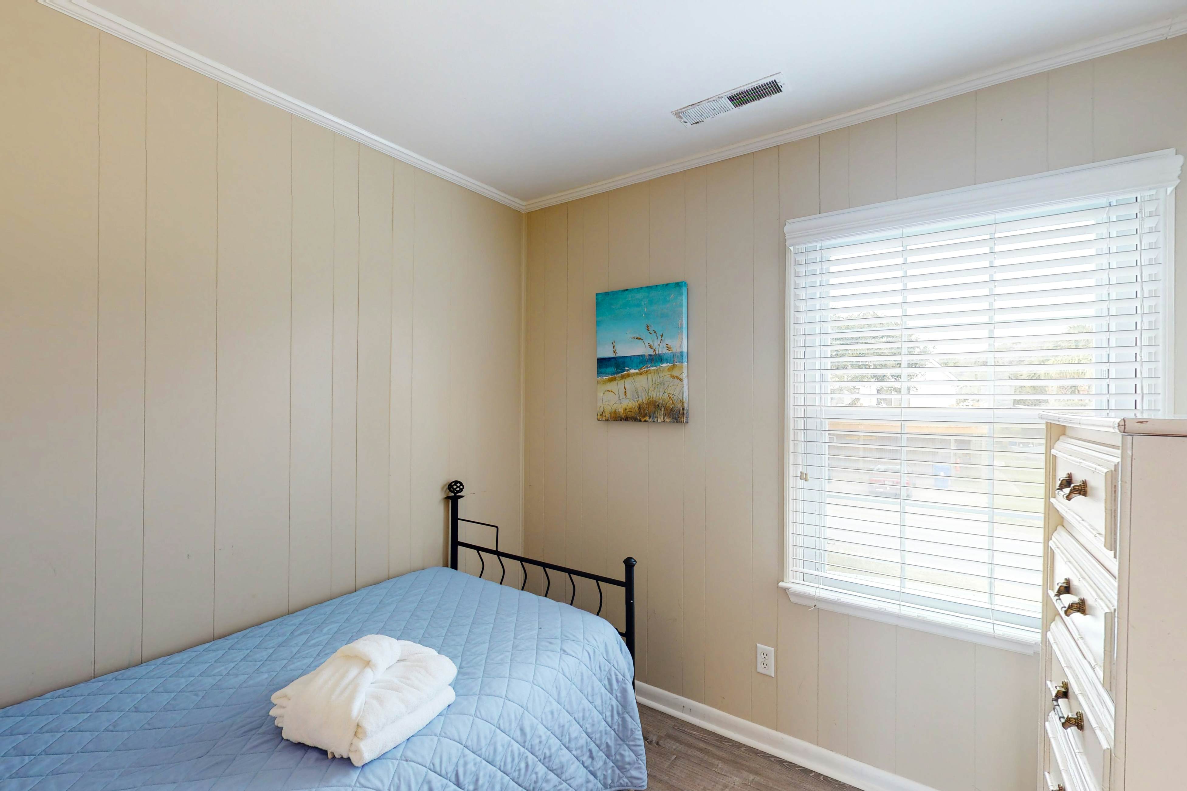 Oceanfront home with WiFi, full kitchen, & deck that spans the side of the home