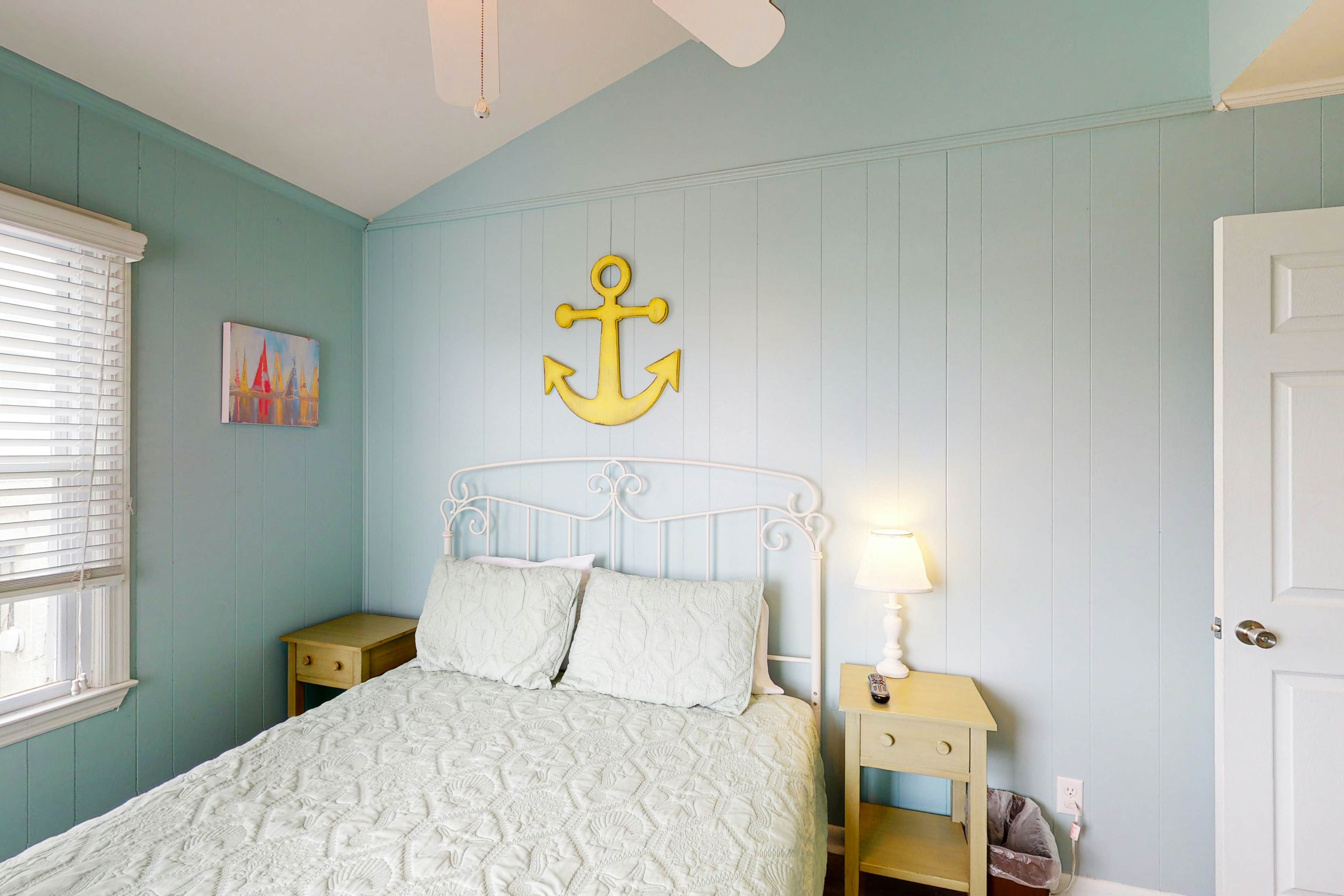 Oceanfront home with WiFi, full kitchen, & deck that spans the side of the home