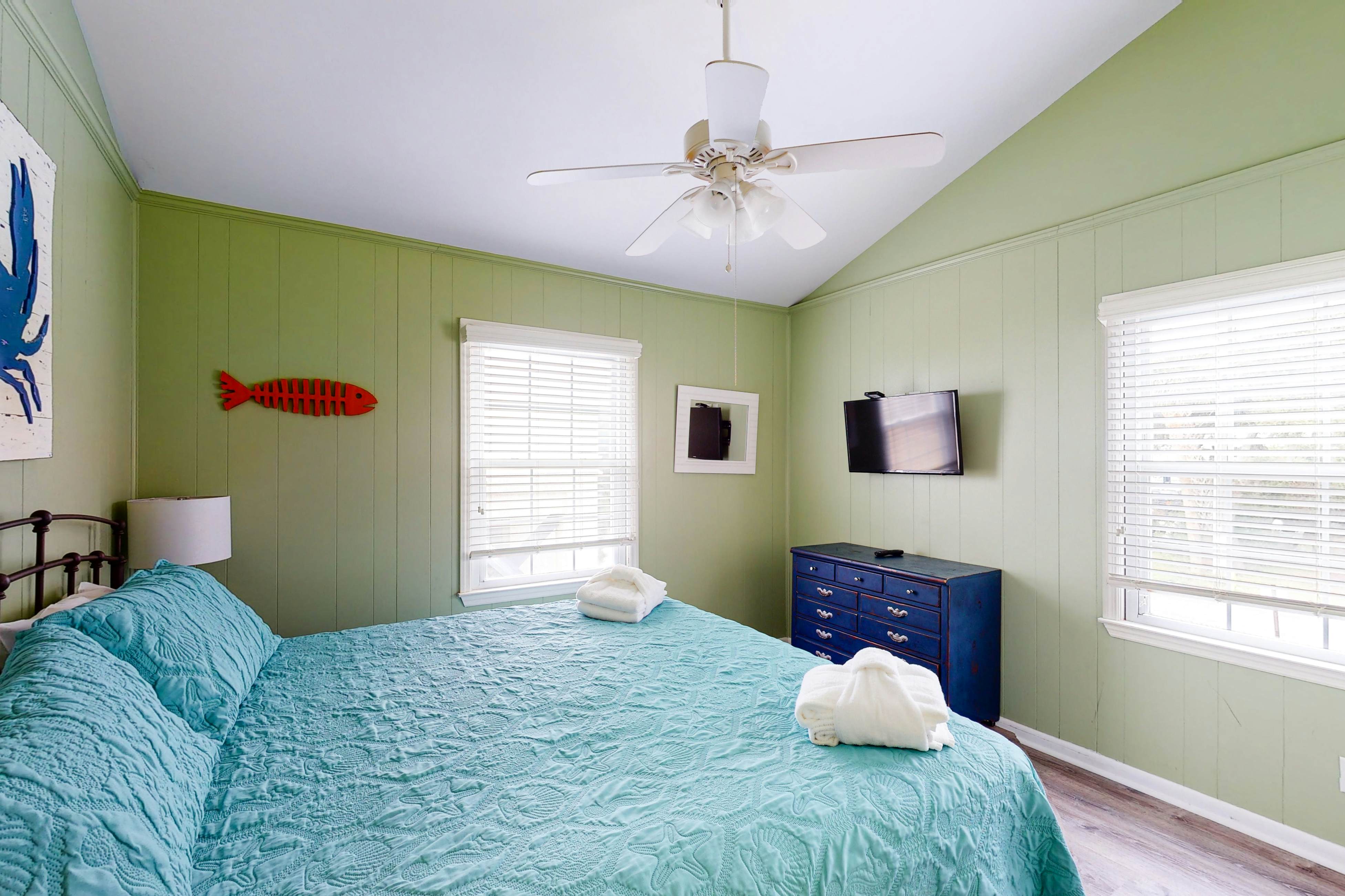 Oceanfront home with WiFi, full kitchen, & deck that spans the side of the home