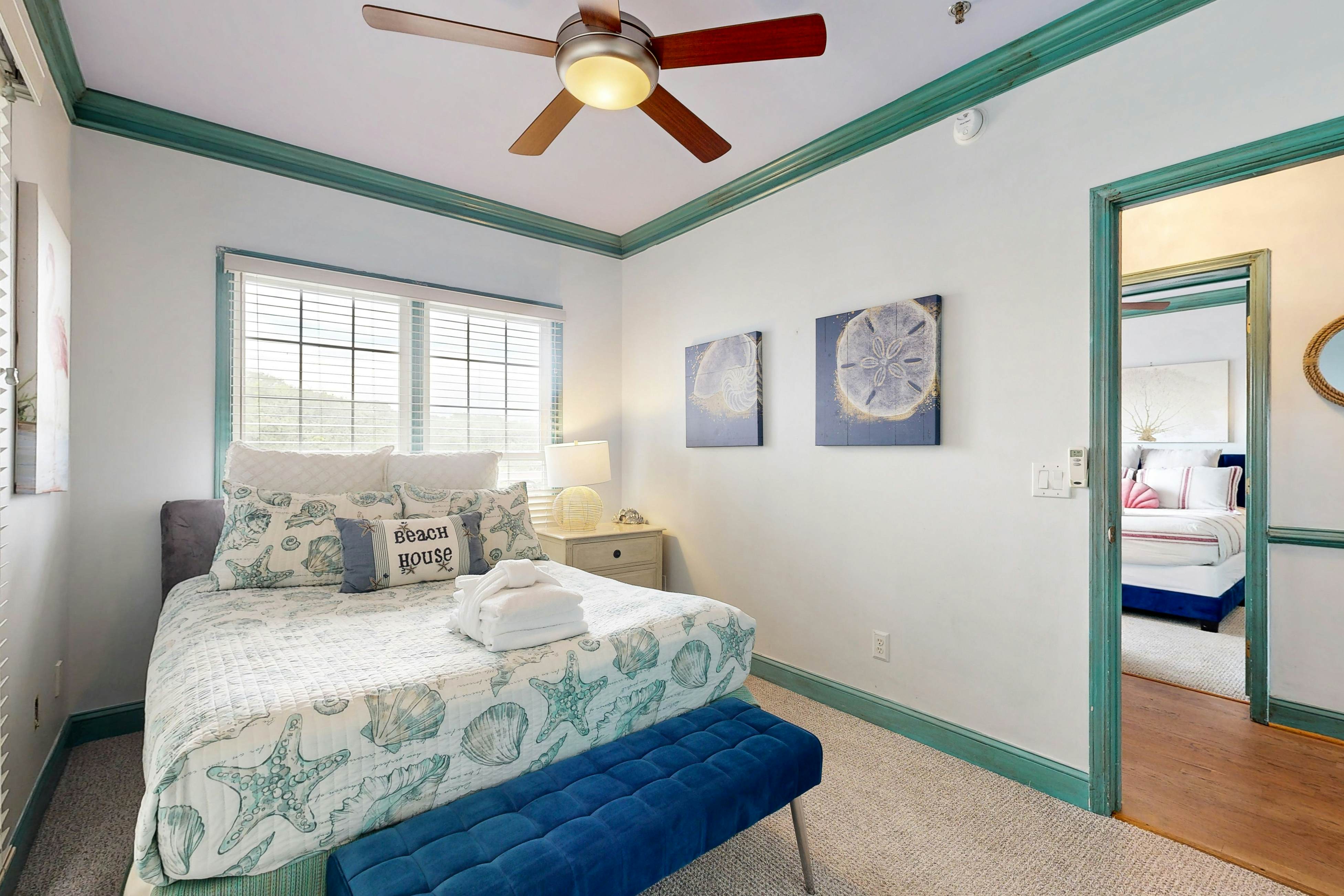 Second-level abode w/ ocean views, private balcony, shared pool