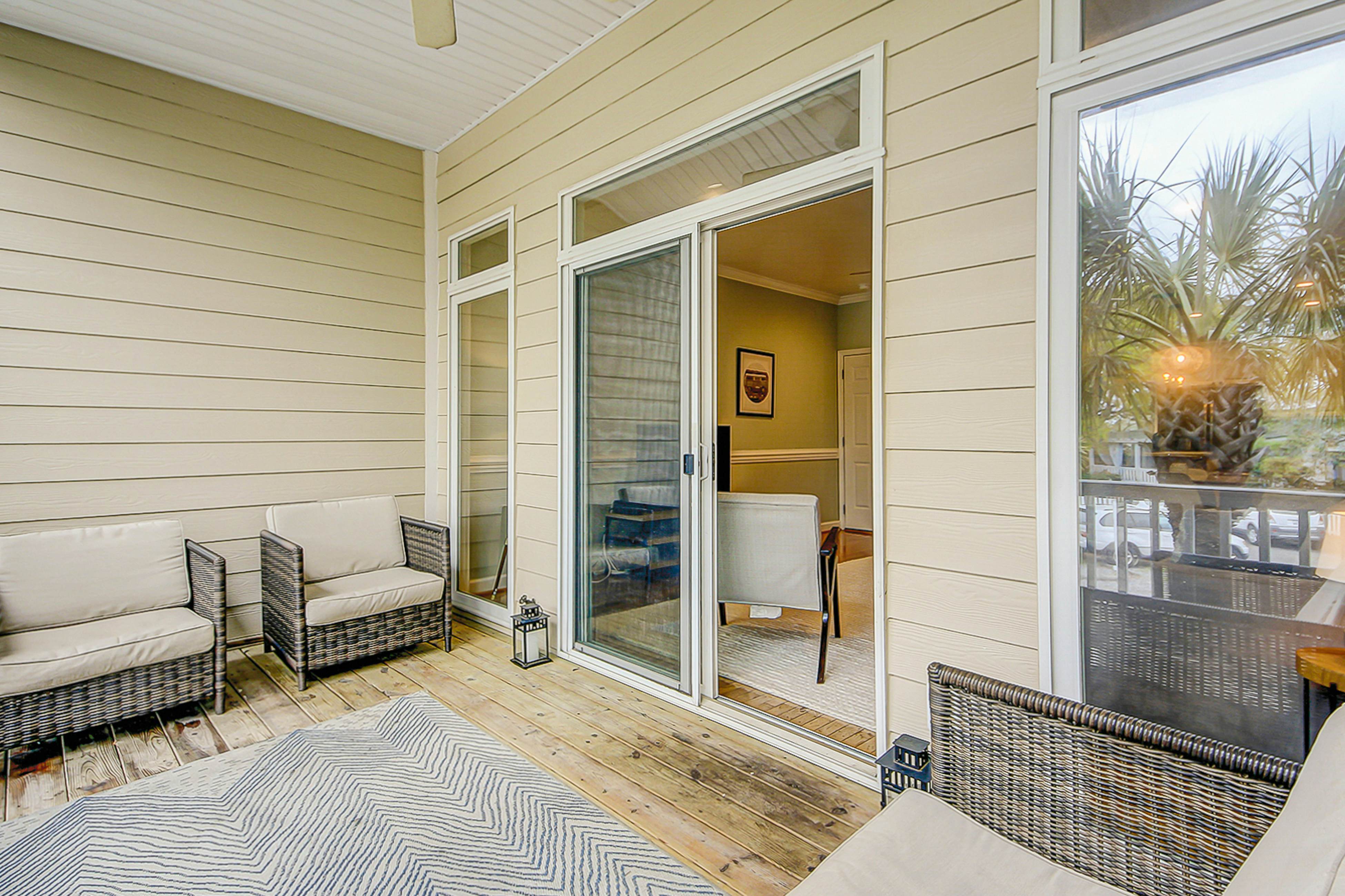 Beachy, three-story villa w/ deck & shared pool - walk downtown & to the beach