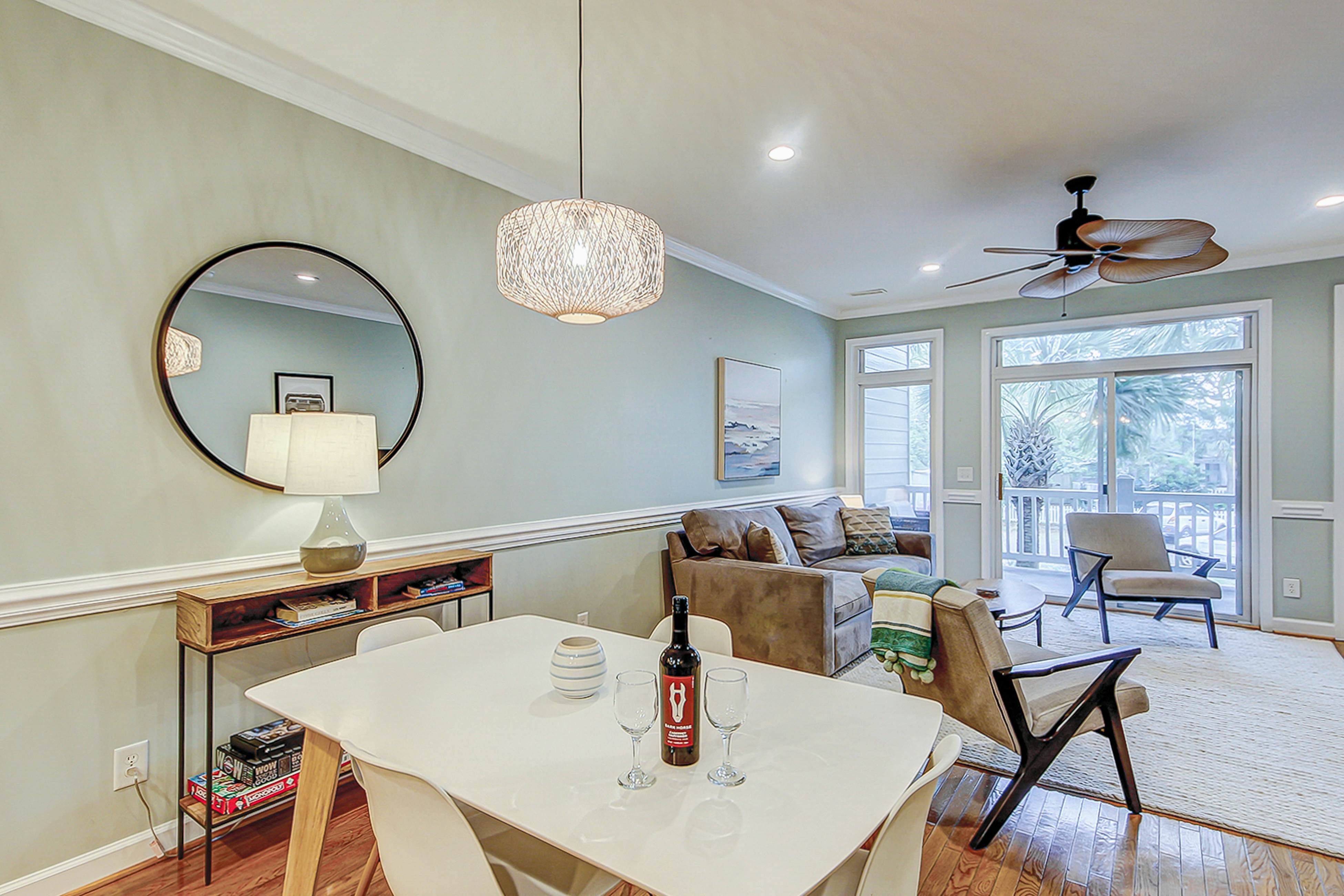 Beachy, three-story villa w/ deck & shared pool - walk downtown & to the beach