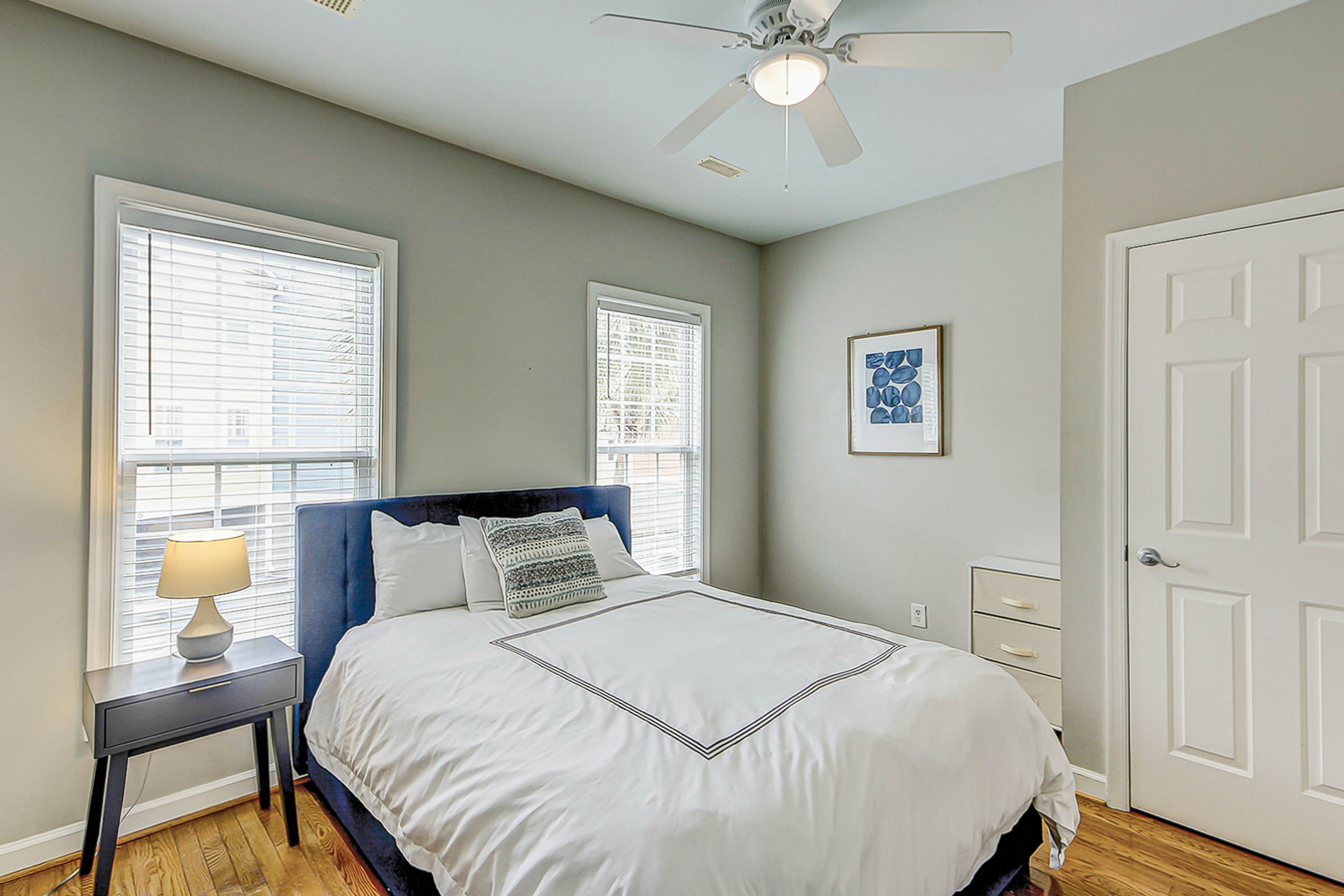 Beachy, three-story villa w/ deck & shared pool - walk downtown & to the beach