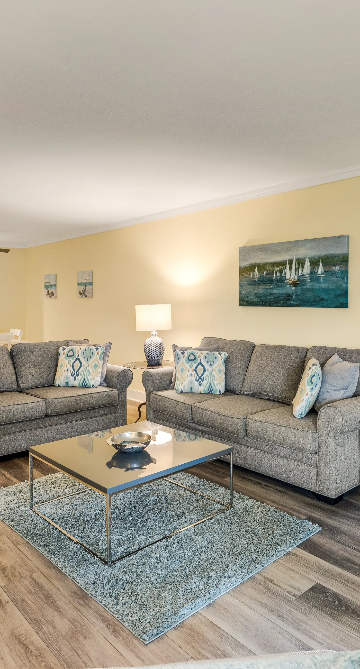 First-floor villa w/ magnificent river view & community pool/dock/tennis courts