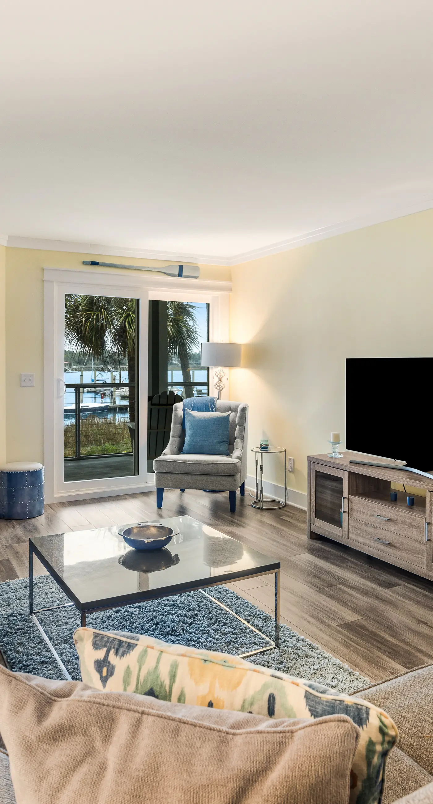 First-floor villa w/ magnificent river view & community pool/dock/tennis courts