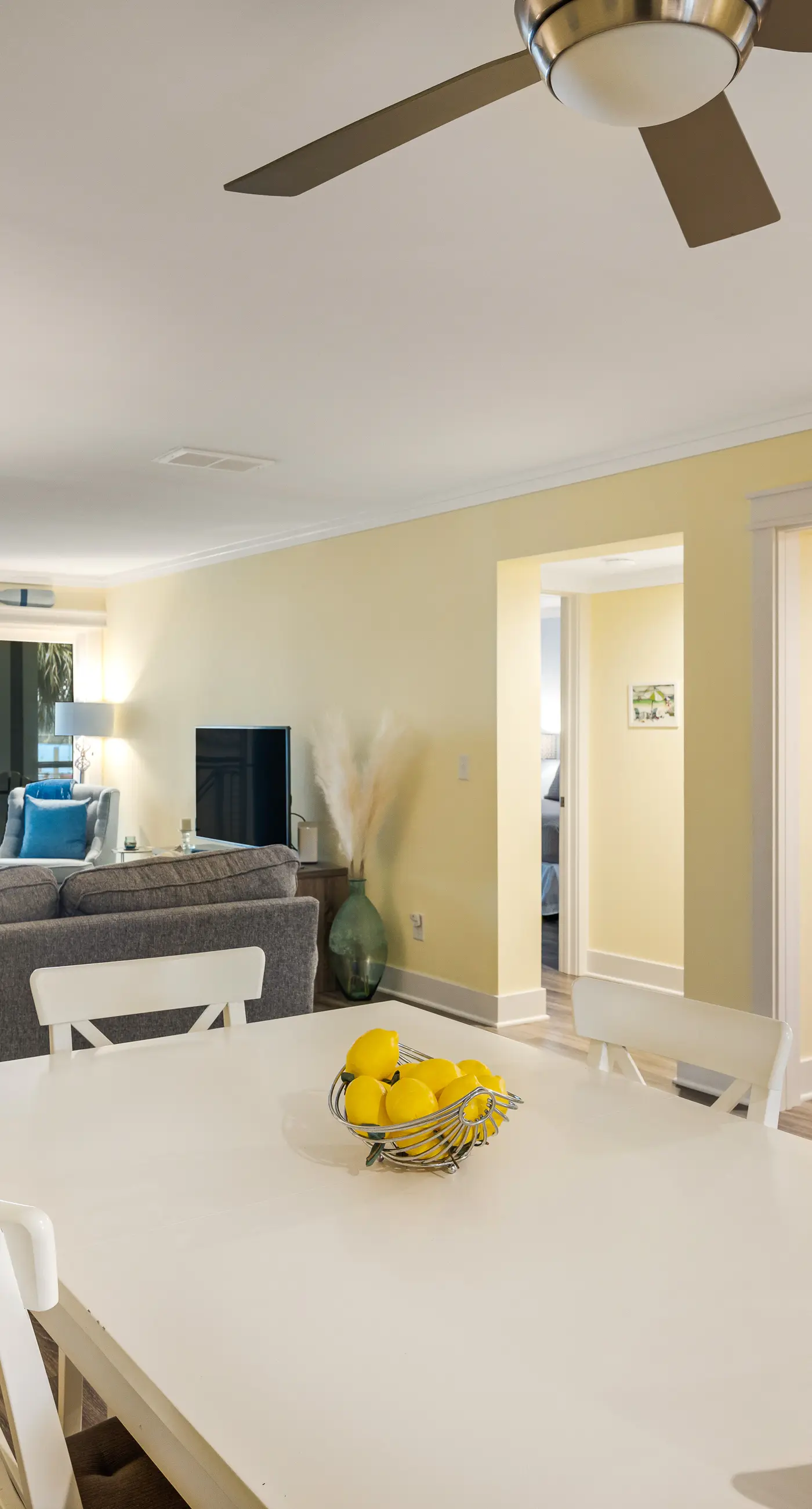 First-floor villa w/ magnificent river view & community pool/dock/tennis courts