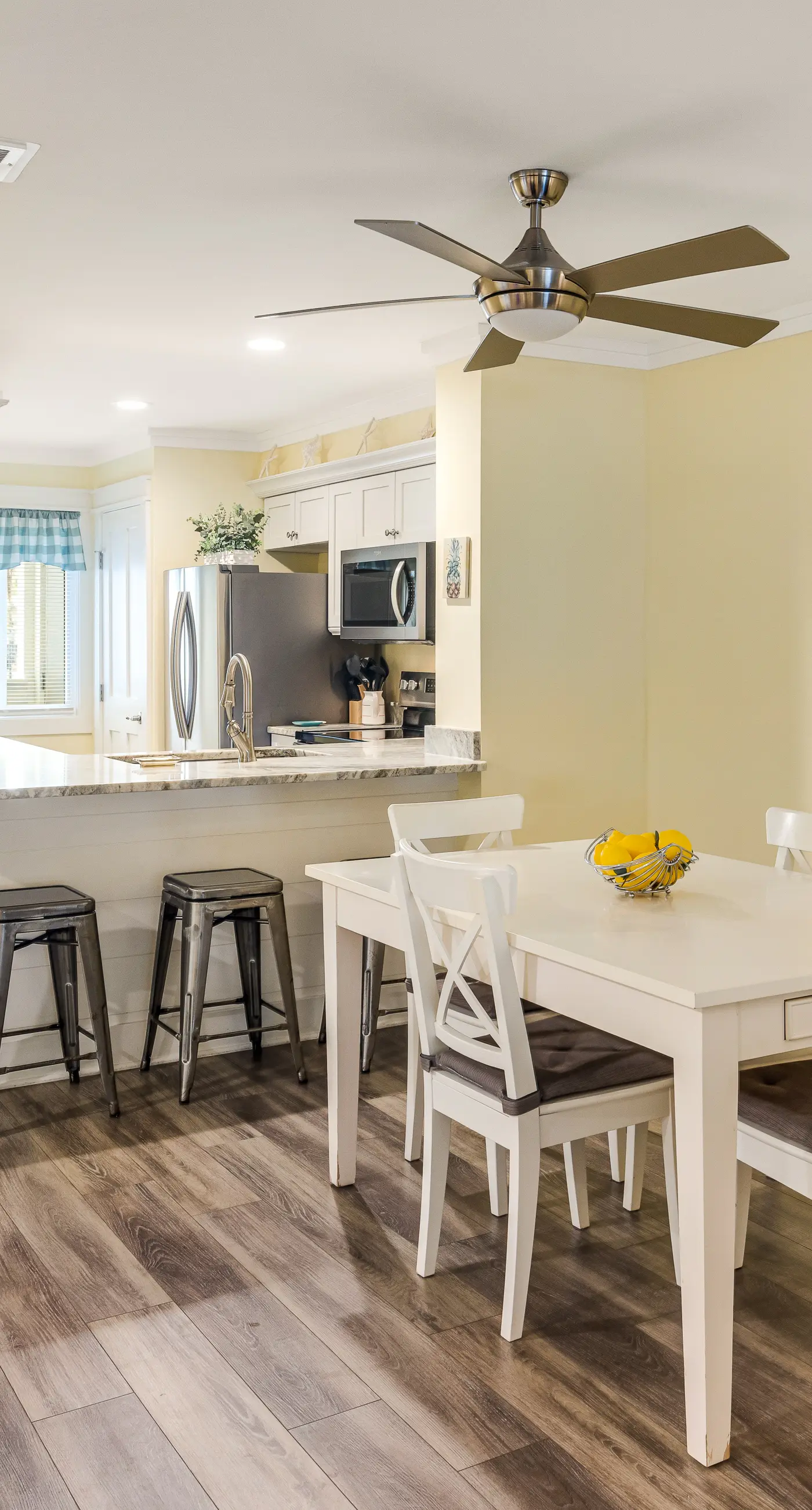 First-floor villa w/ magnificent river view & community pool/dock/tennis courts