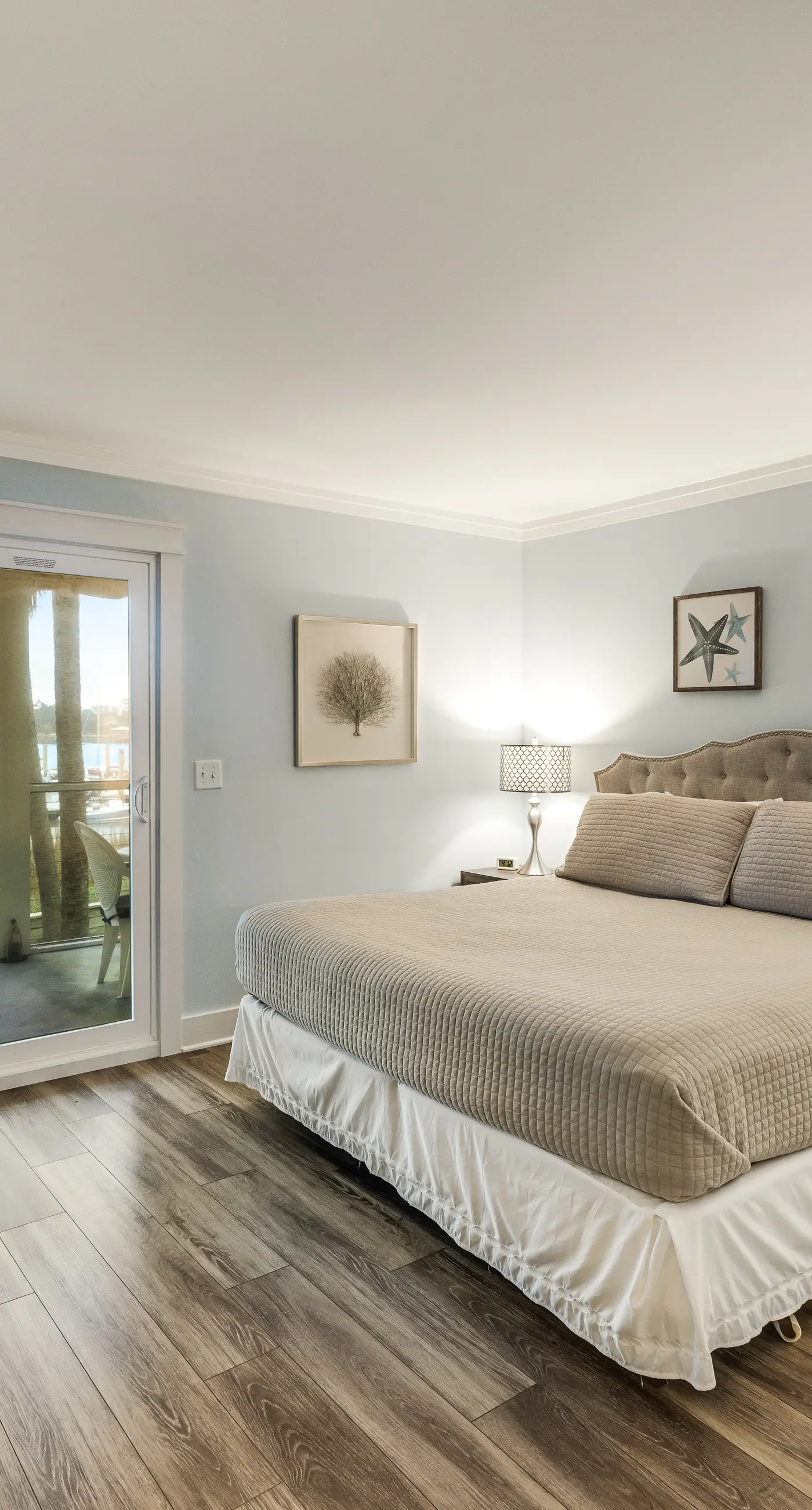 First-floor villa w/ magnificent river view & community pool/dock/tennis courts