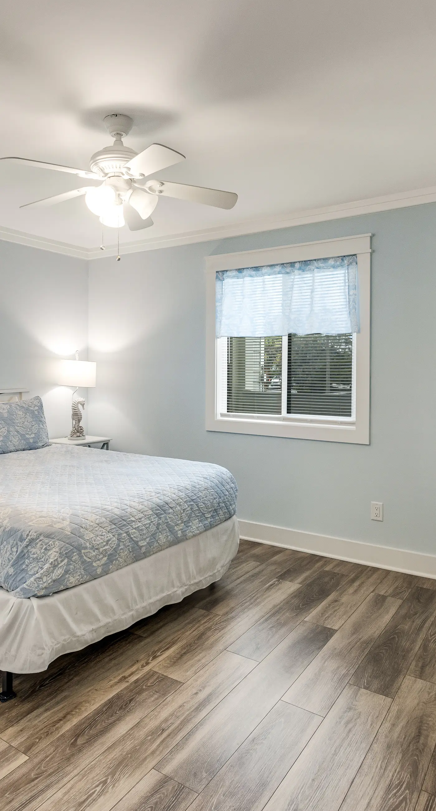 First-floor villa w/ magnificent river view & community pool/dock/tennis courts