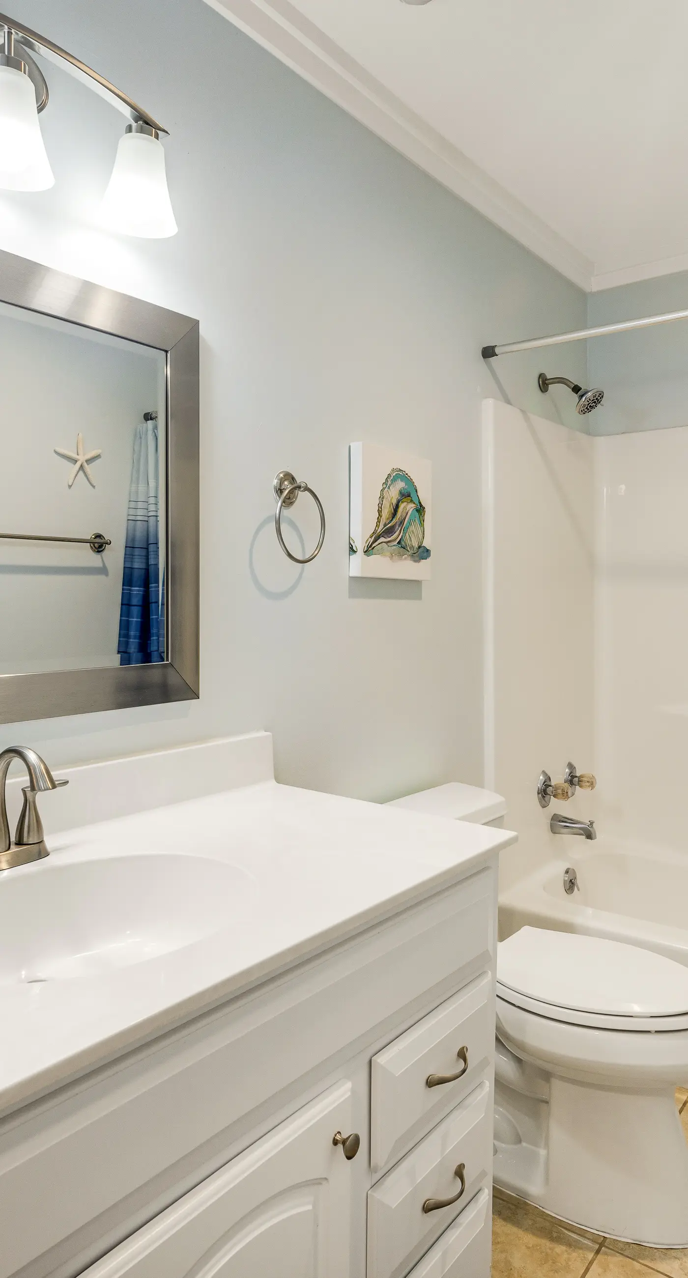 First-floor villa w/ magnificent river view & community pool/dock/tennis courts