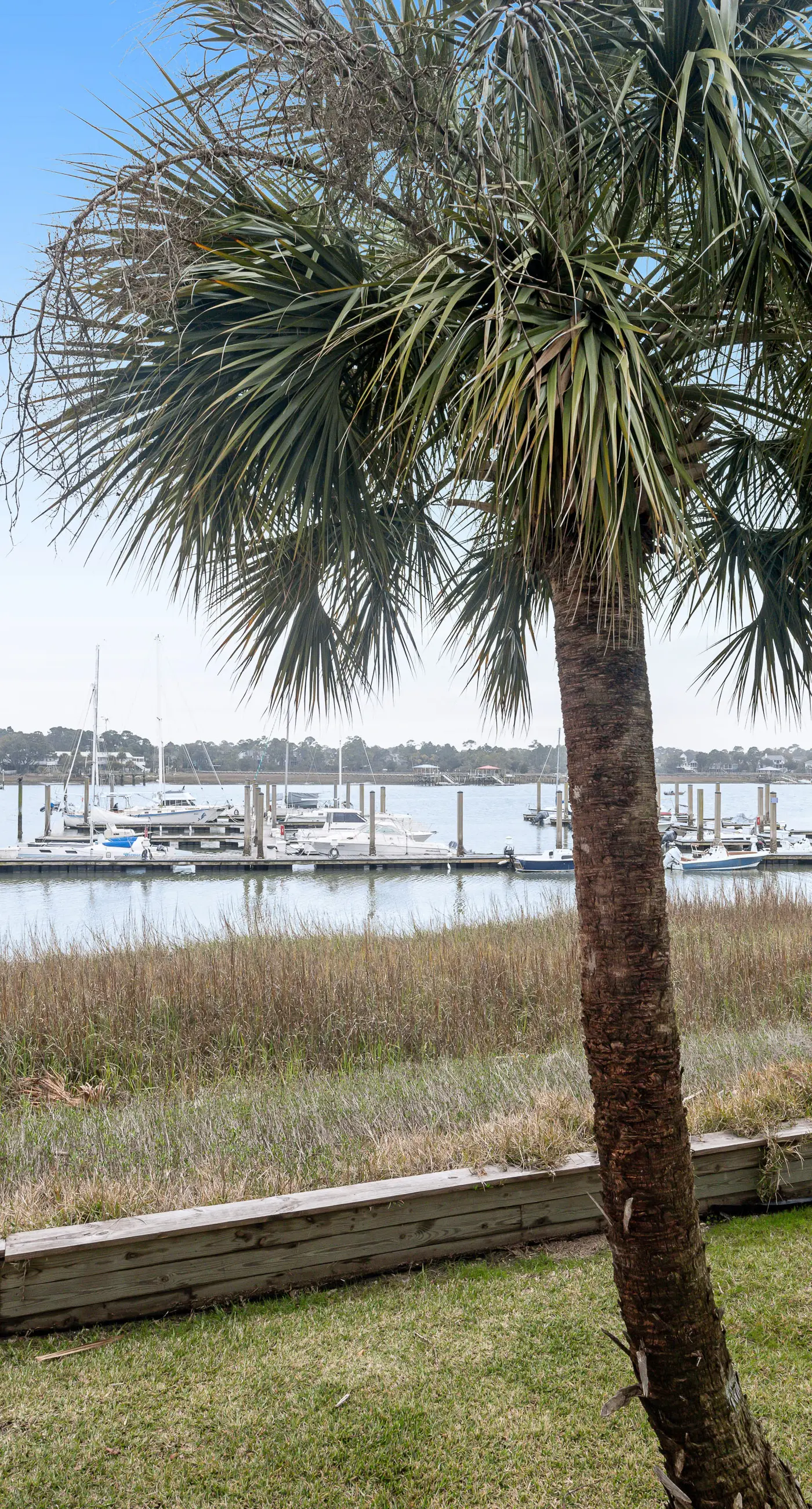 First-floor villa w/ magnificent river view & community pool/dock/tennis courts