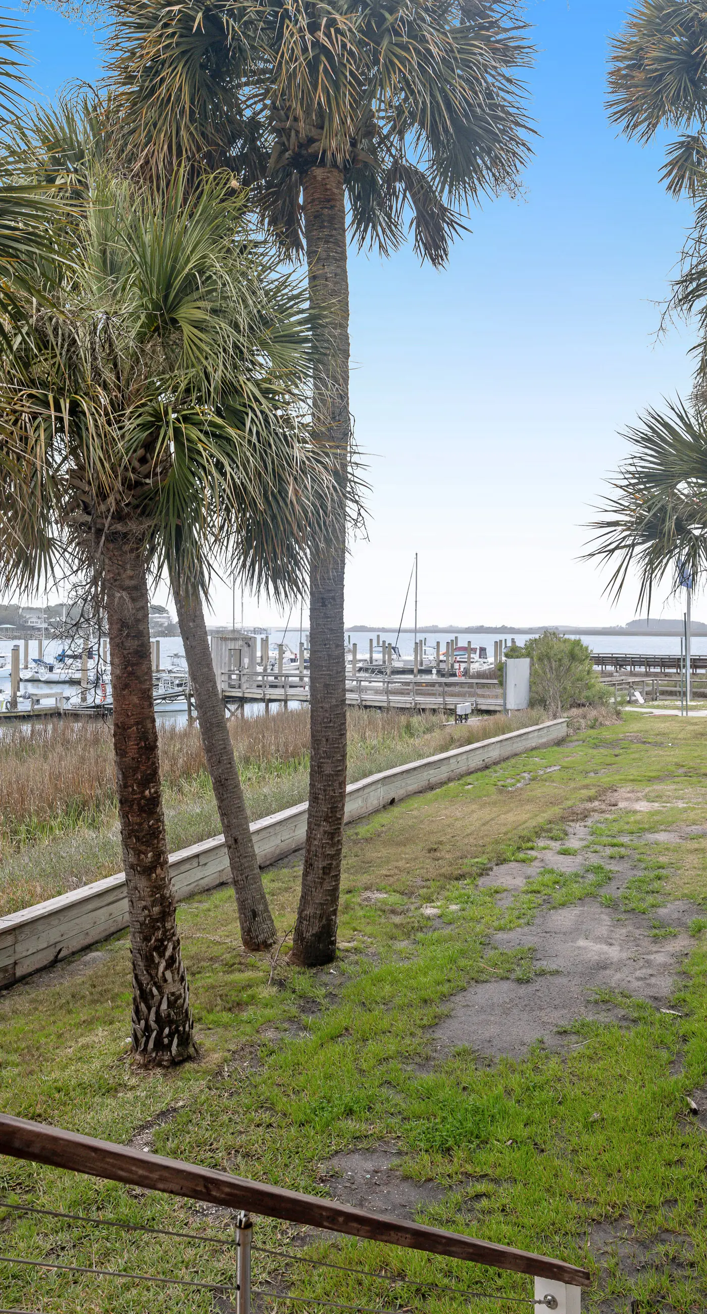 First-floor villa w/ magnificent river view & community pool/dock/tennis courts