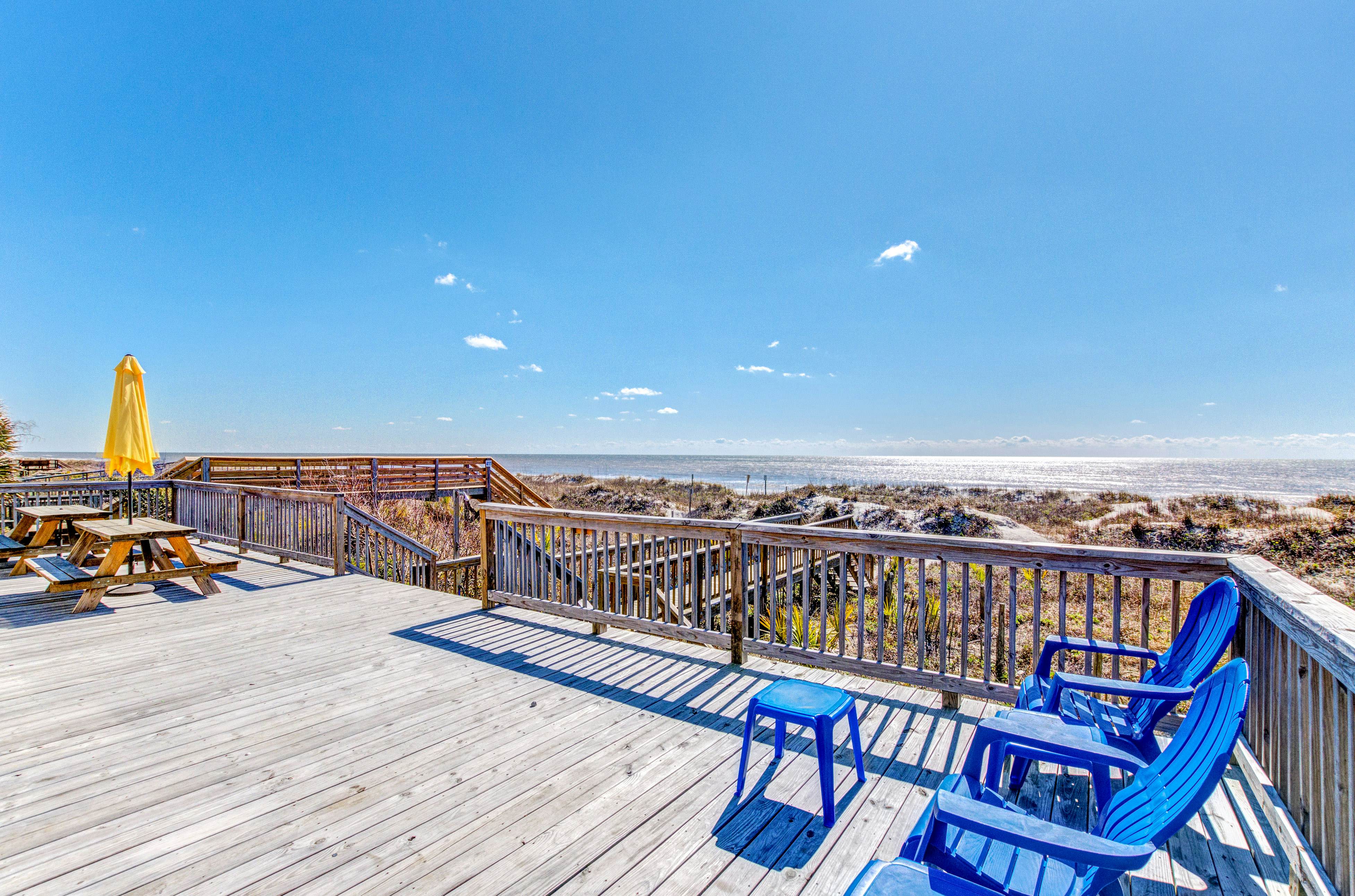 Spacious oceanfront home w/ free WiFi and large deck overlooking the beach