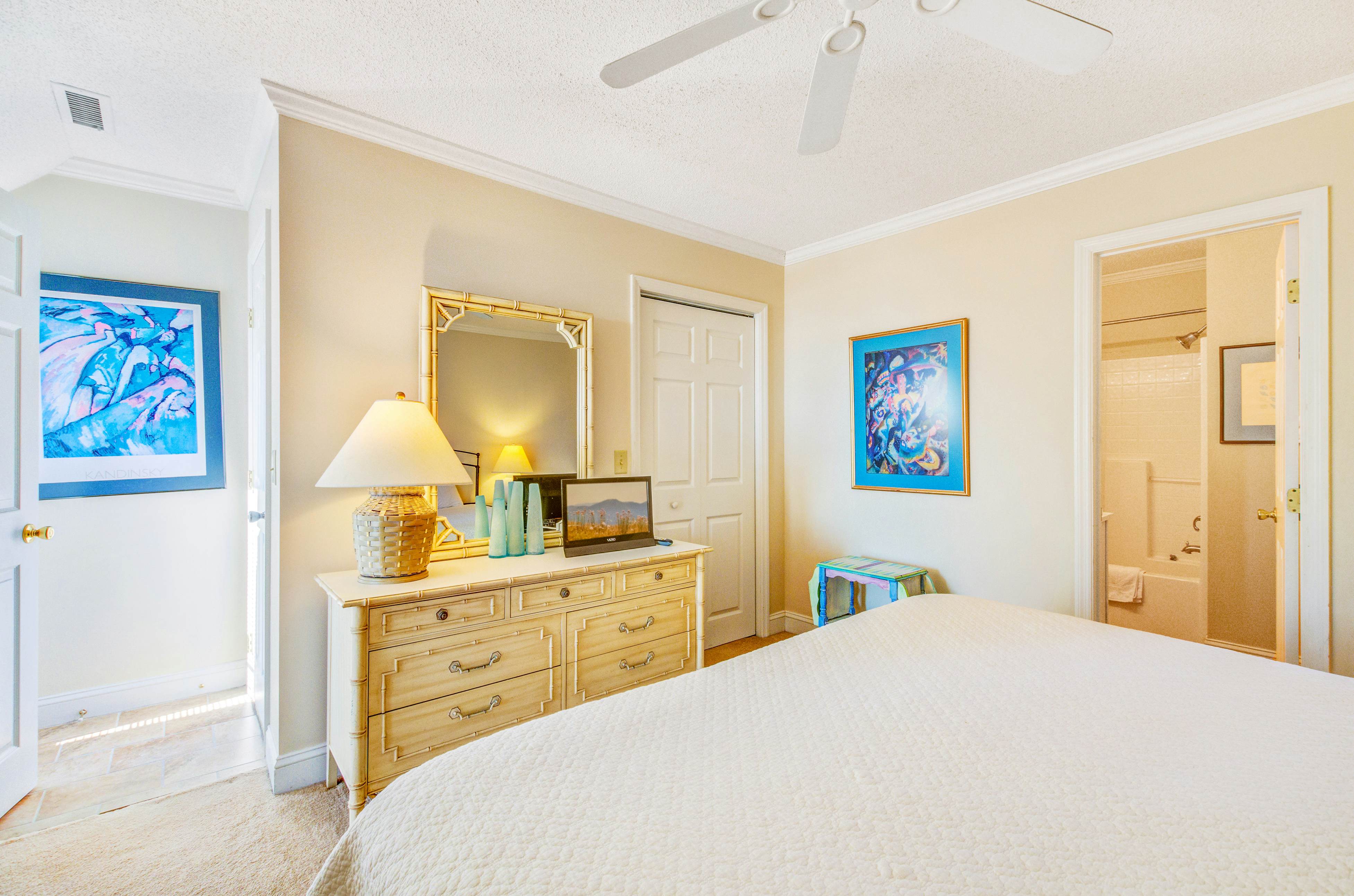 Spacious oceanfront home w/ free WiFi and large deck overlooking the beach