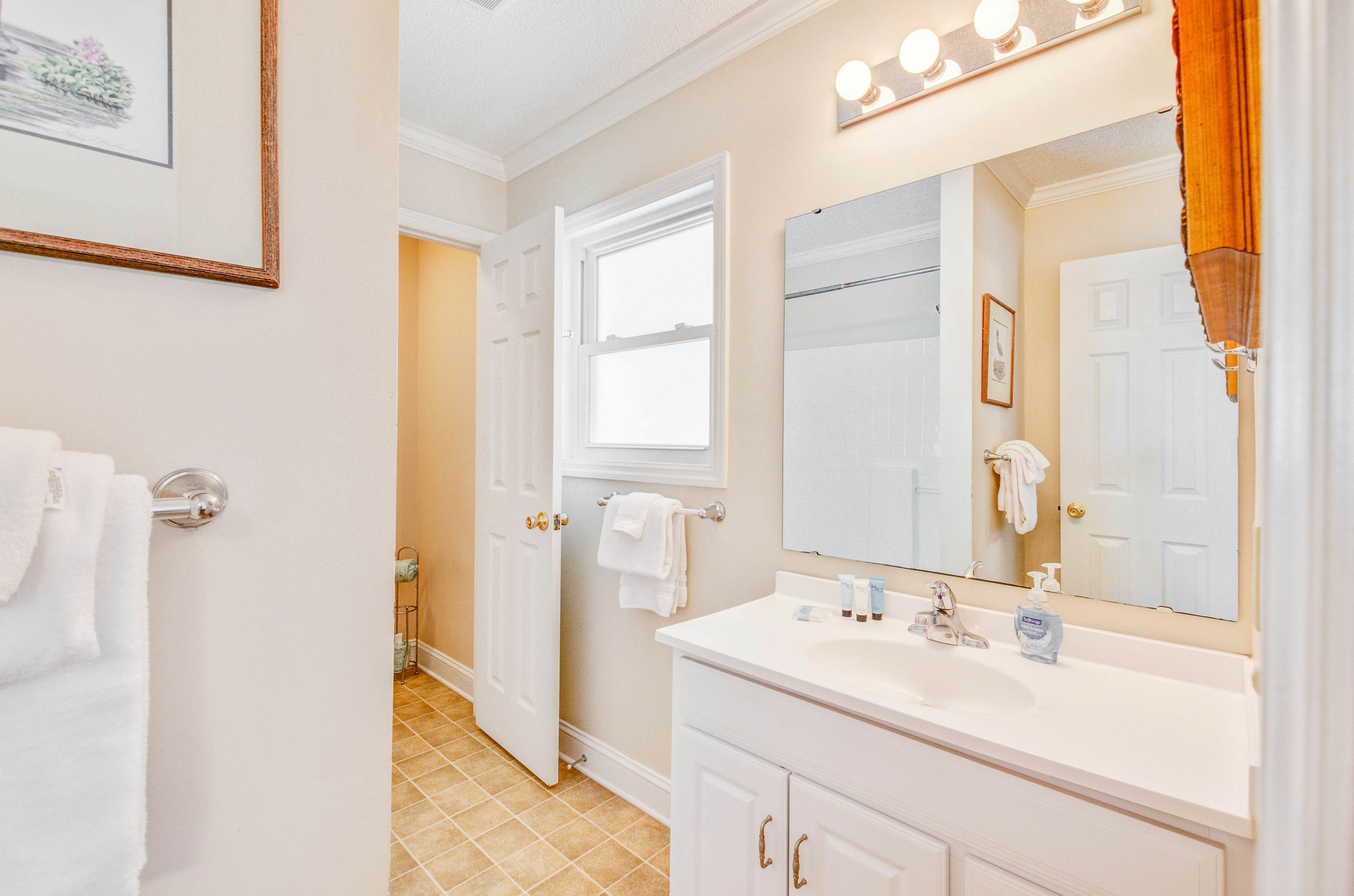 Spacious oceanfront home w/ free WiFi and large deck overlooking the beach