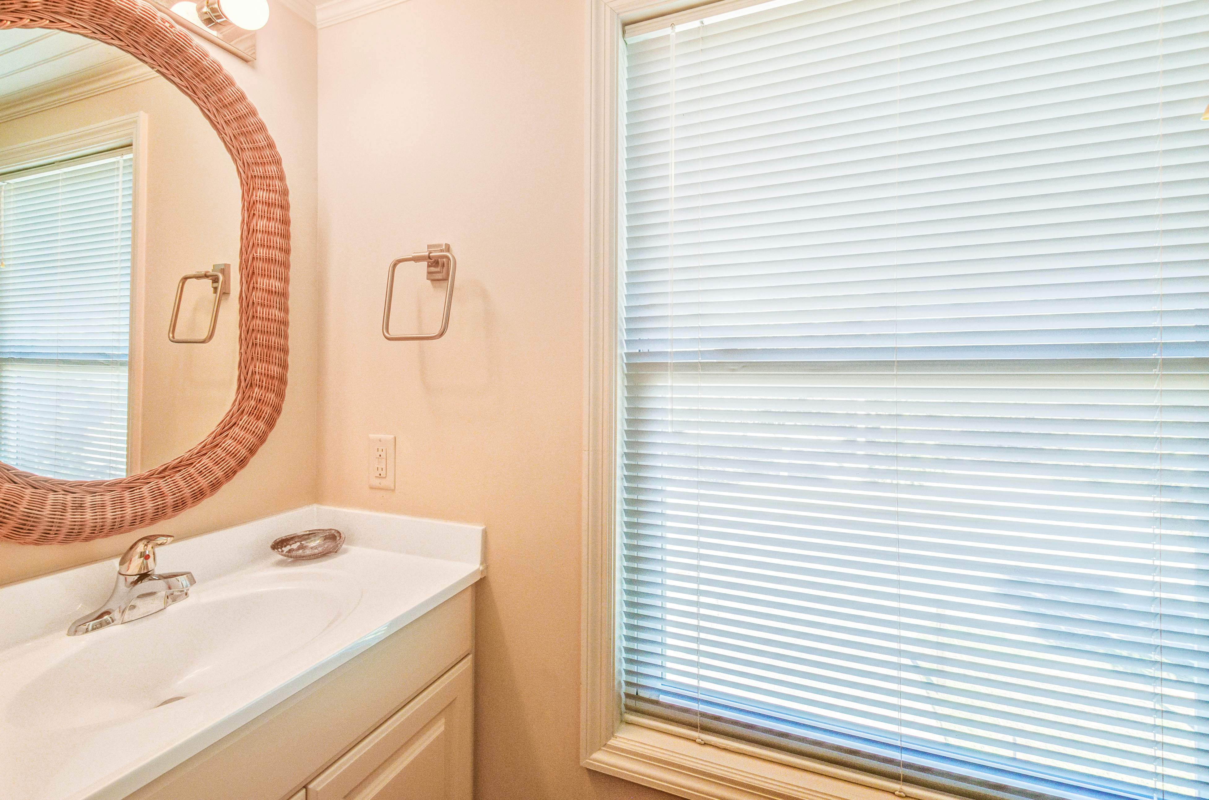 Spacious oceanfront home w/ free WiFi and large deck overlooking the beach