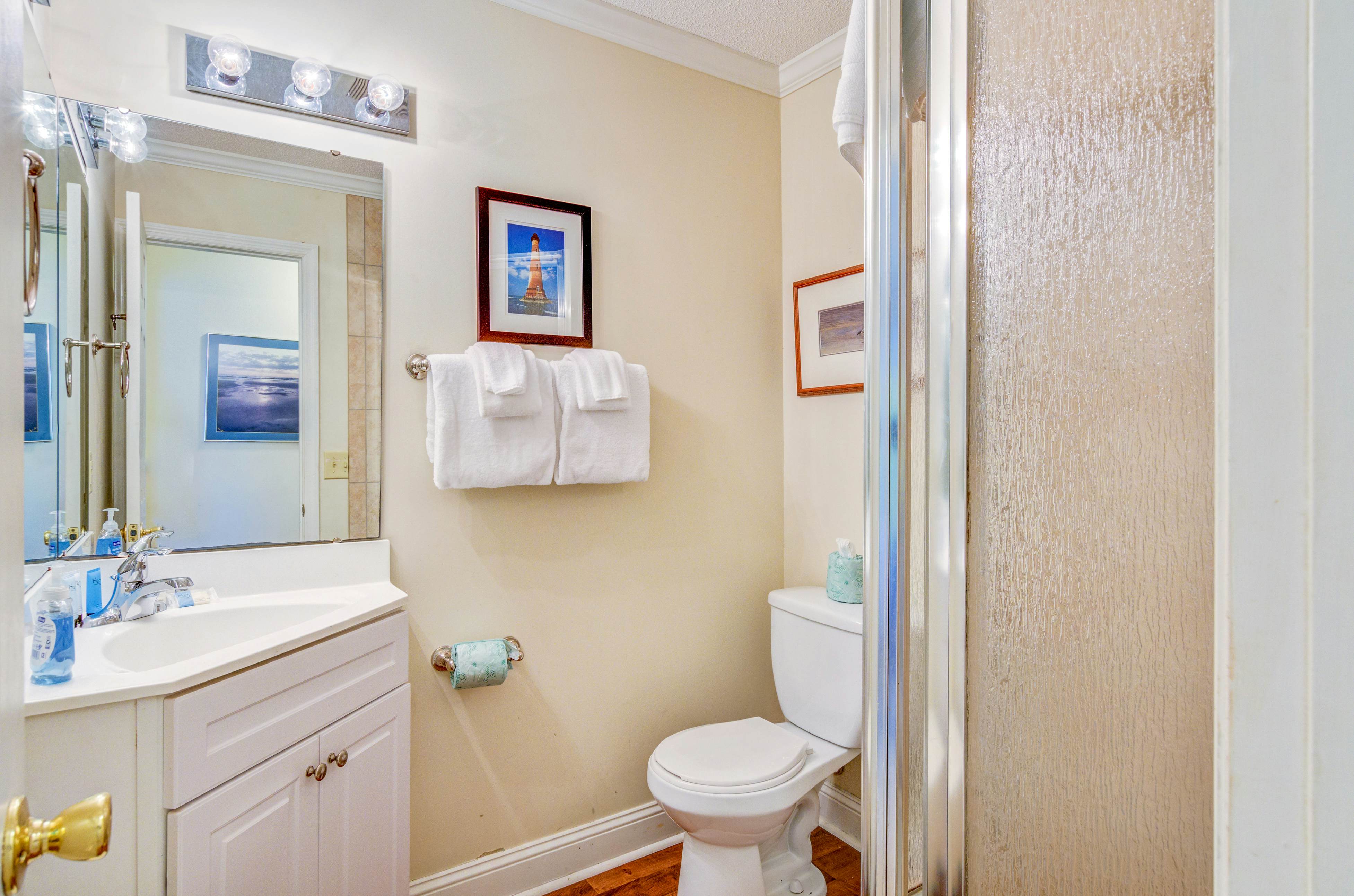 Spacious oceanfront home w/ free WiFi and large deck overlooking the beach