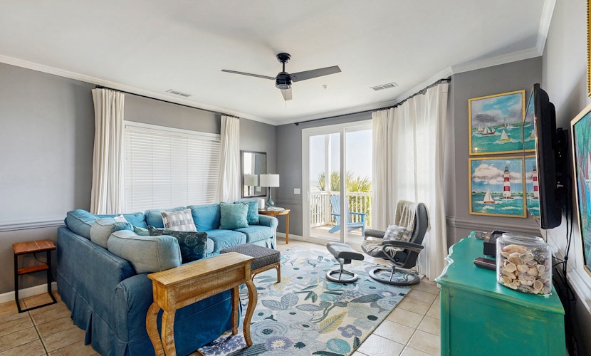 First-floor villa w/beach and ocean views from spacious balcony