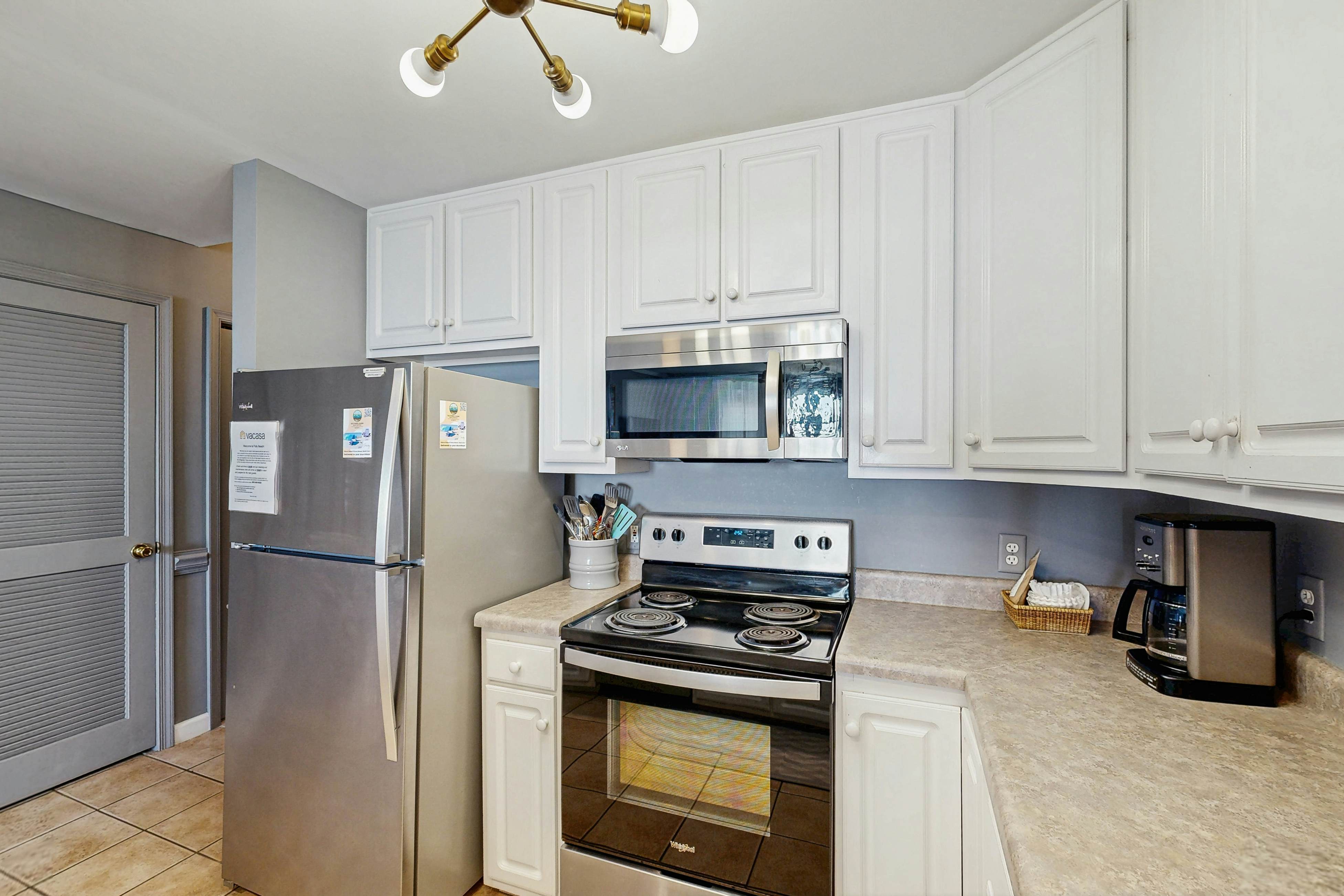 First-floor villa w/beach and ocean views from spacious balcony