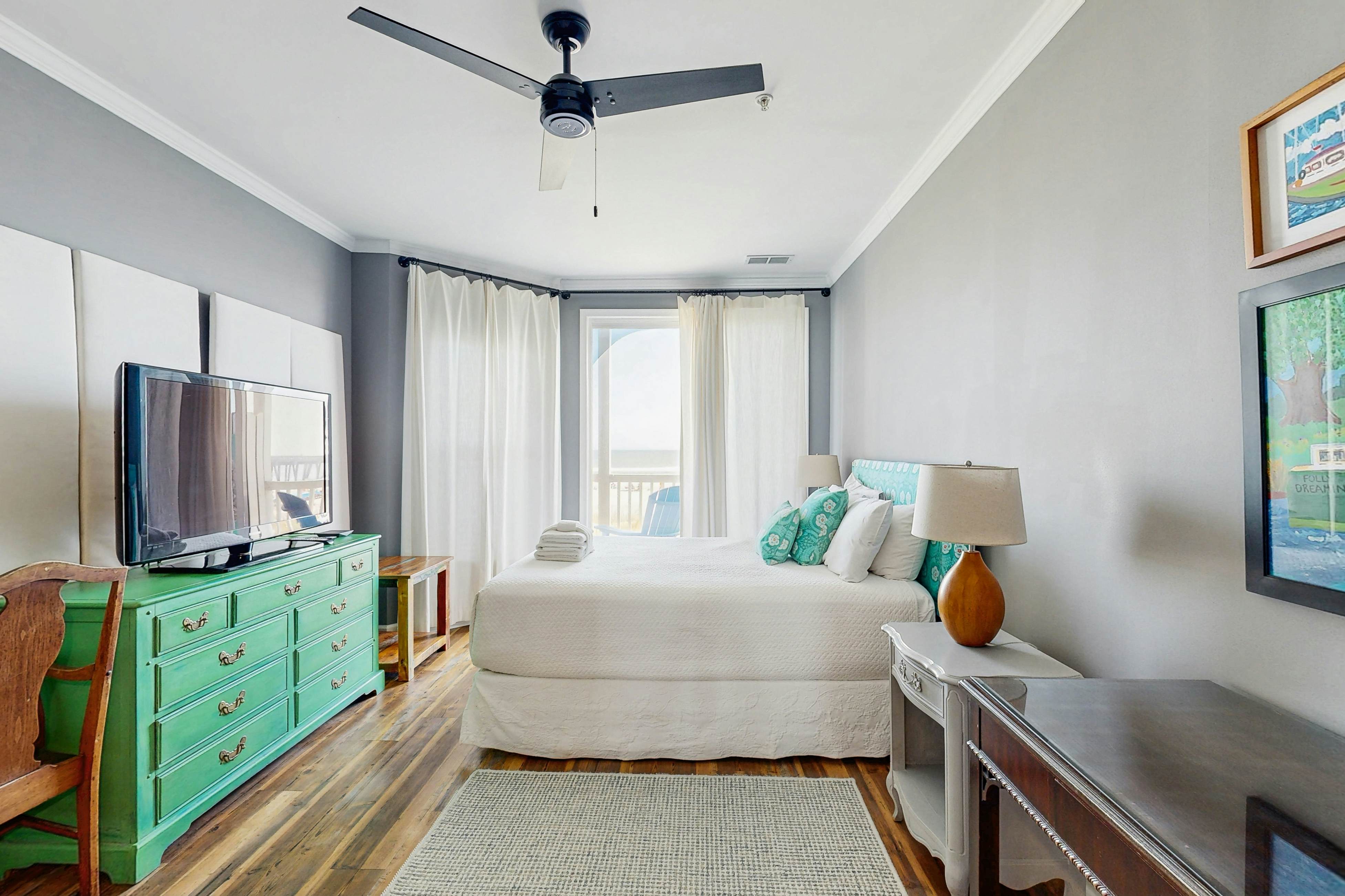 First-floor villa w/beach and ocean views from spacious balcony