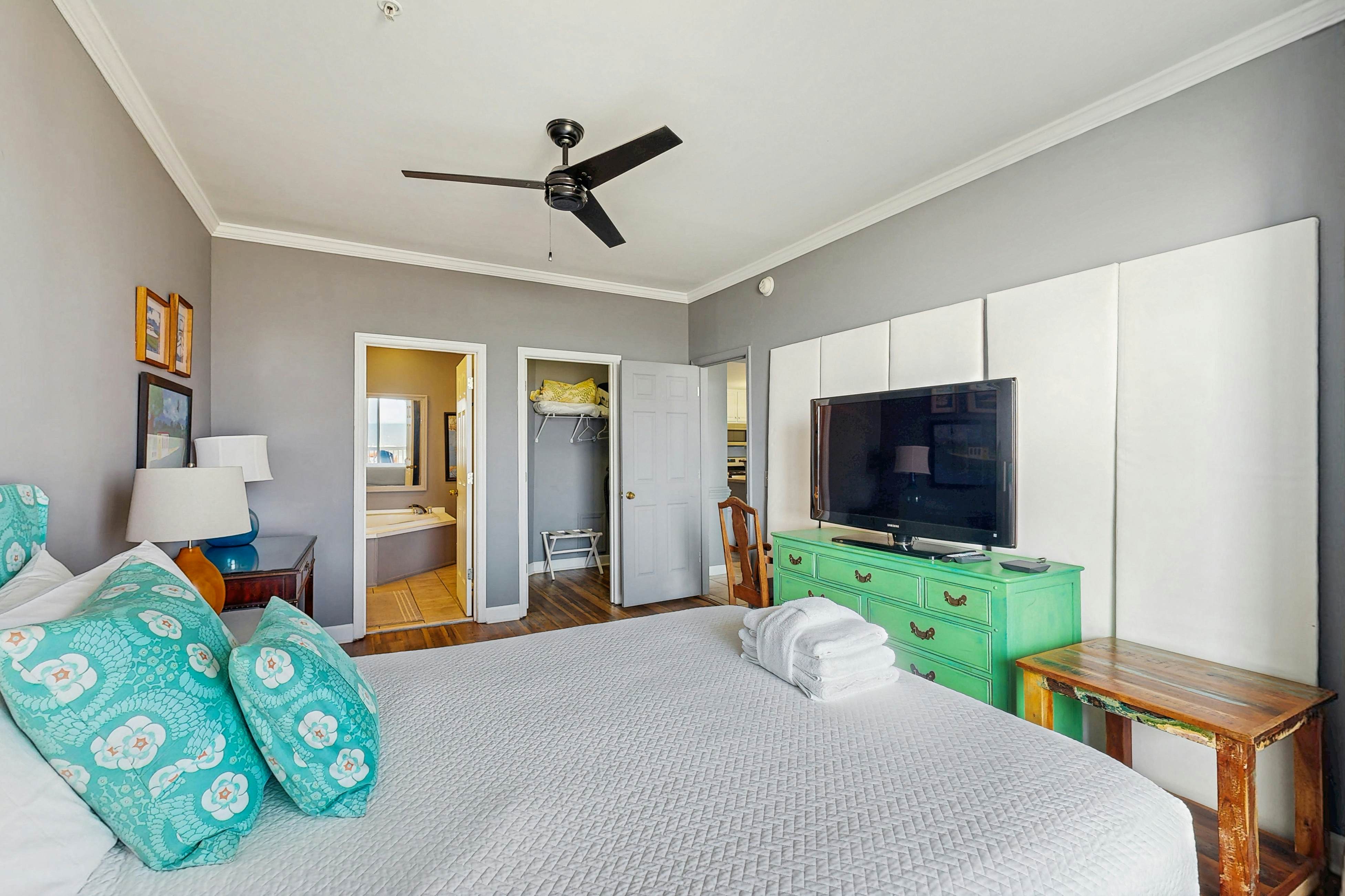 First-floor villa w/beach and ocean views from spacious balcony