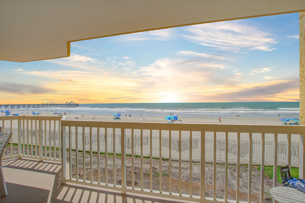 Oceanfront, first-floor villa w/large balcony & shared pool - near the beach