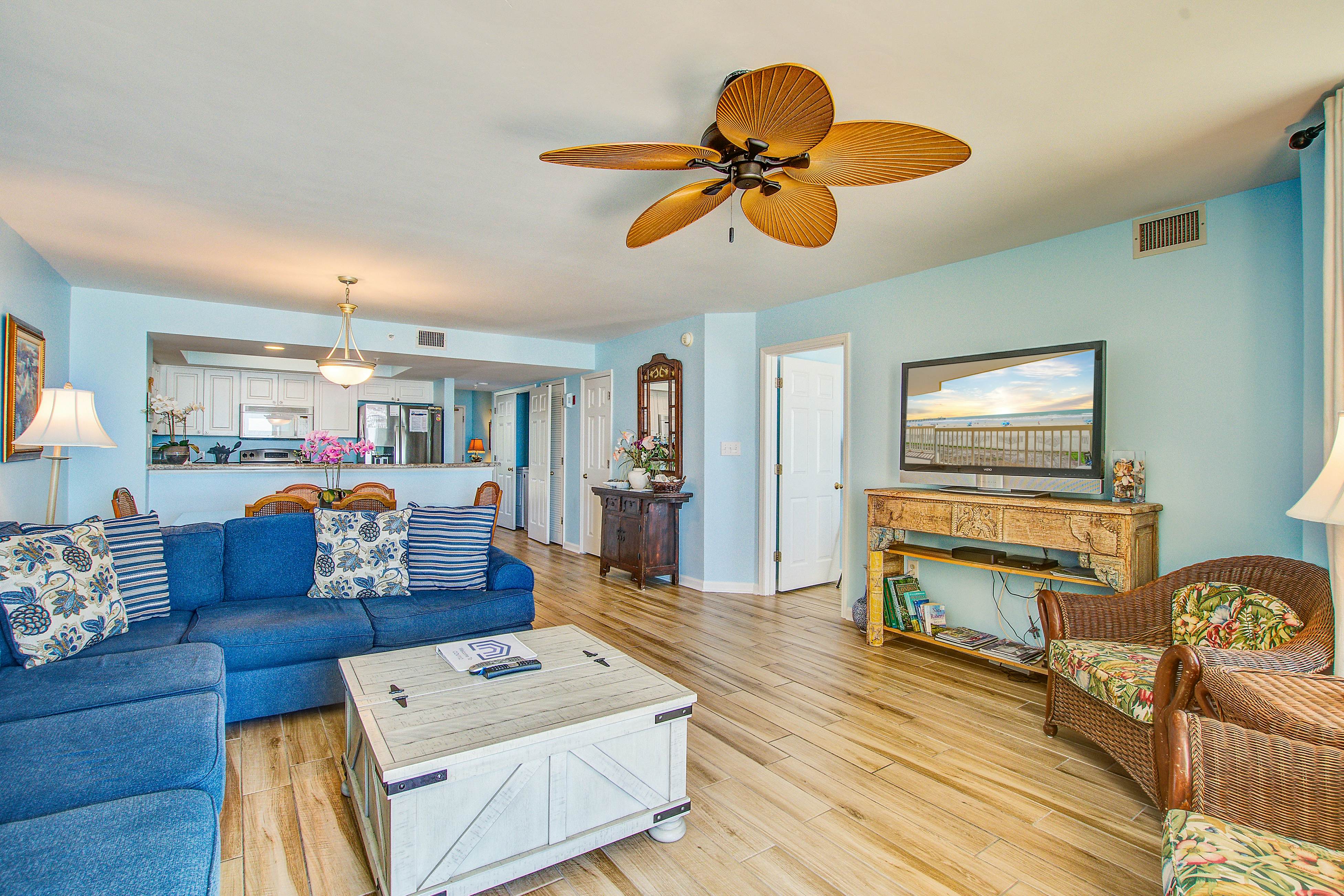 Oceanfront, first-floor villa w/large balcony & shared pool - near the beach