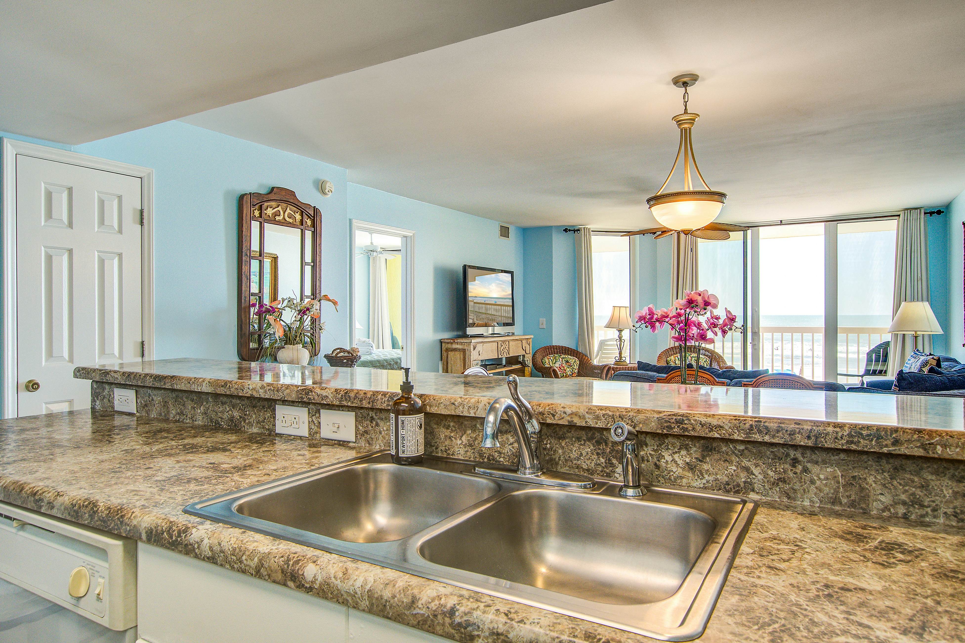 Oceanfront, first-floor villa w/large balcony & shared pool - near the beach