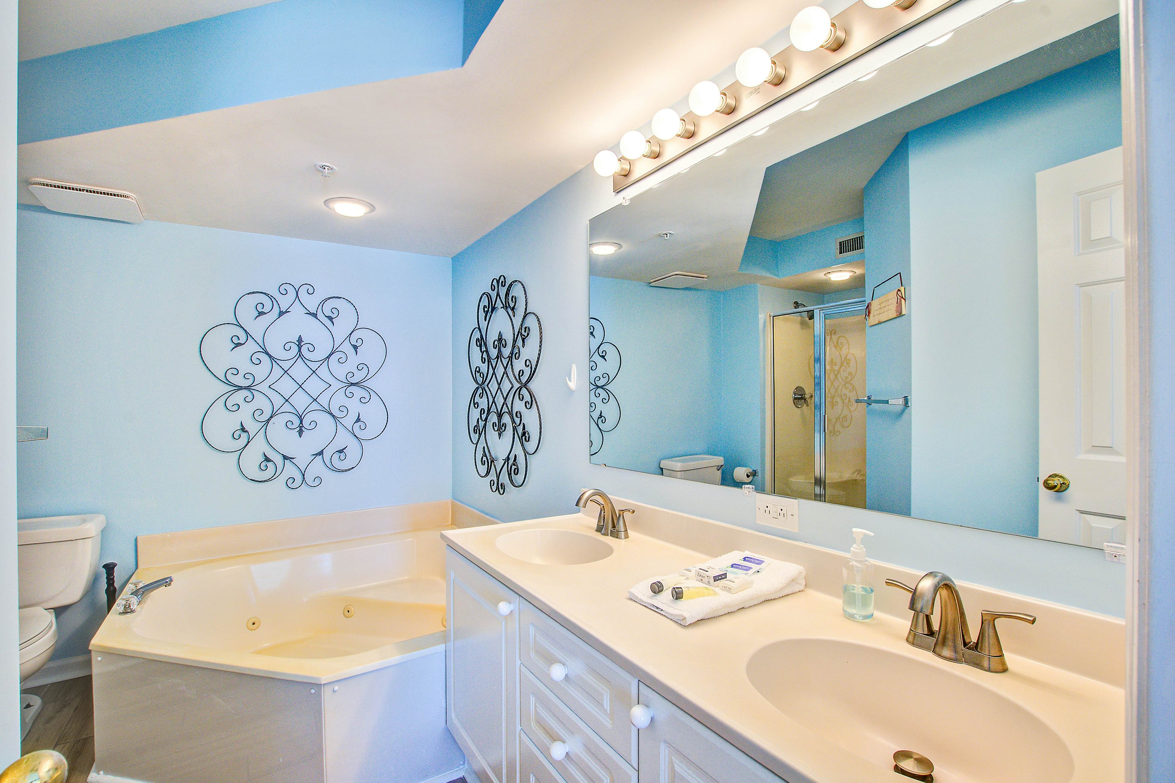 Oceanfront, first-floor villa w/large balcony & shared pool - near the beach