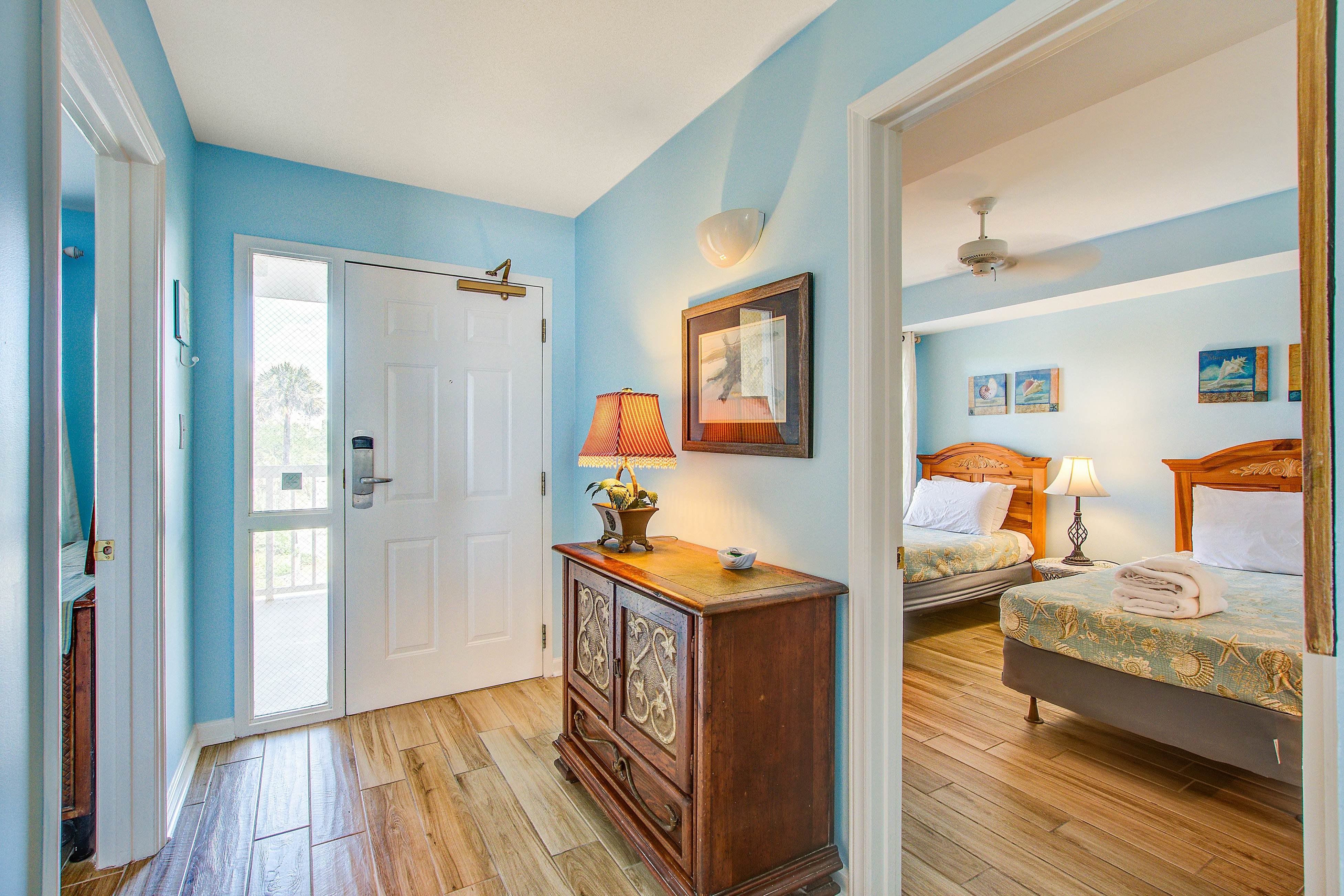 Oceanfront, first-floor villa w/large balcony & shared pool - near the beach