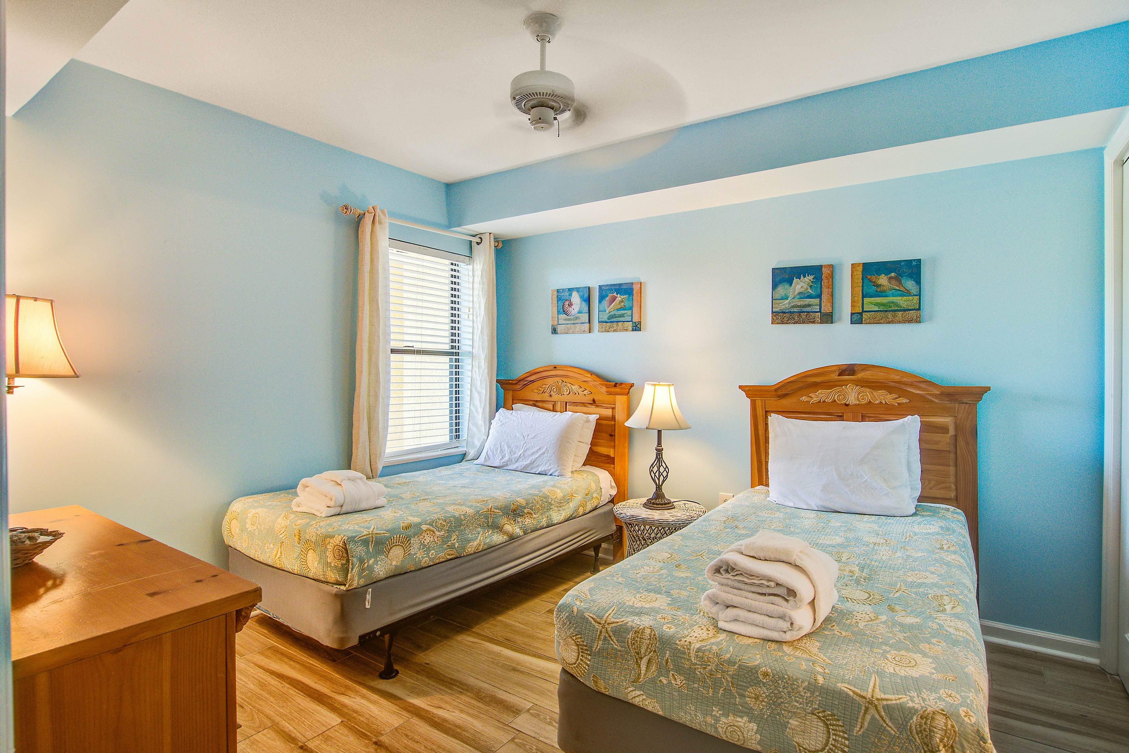 Oceanfront, first-floor villa w/large balcony & shared pool - near the beach