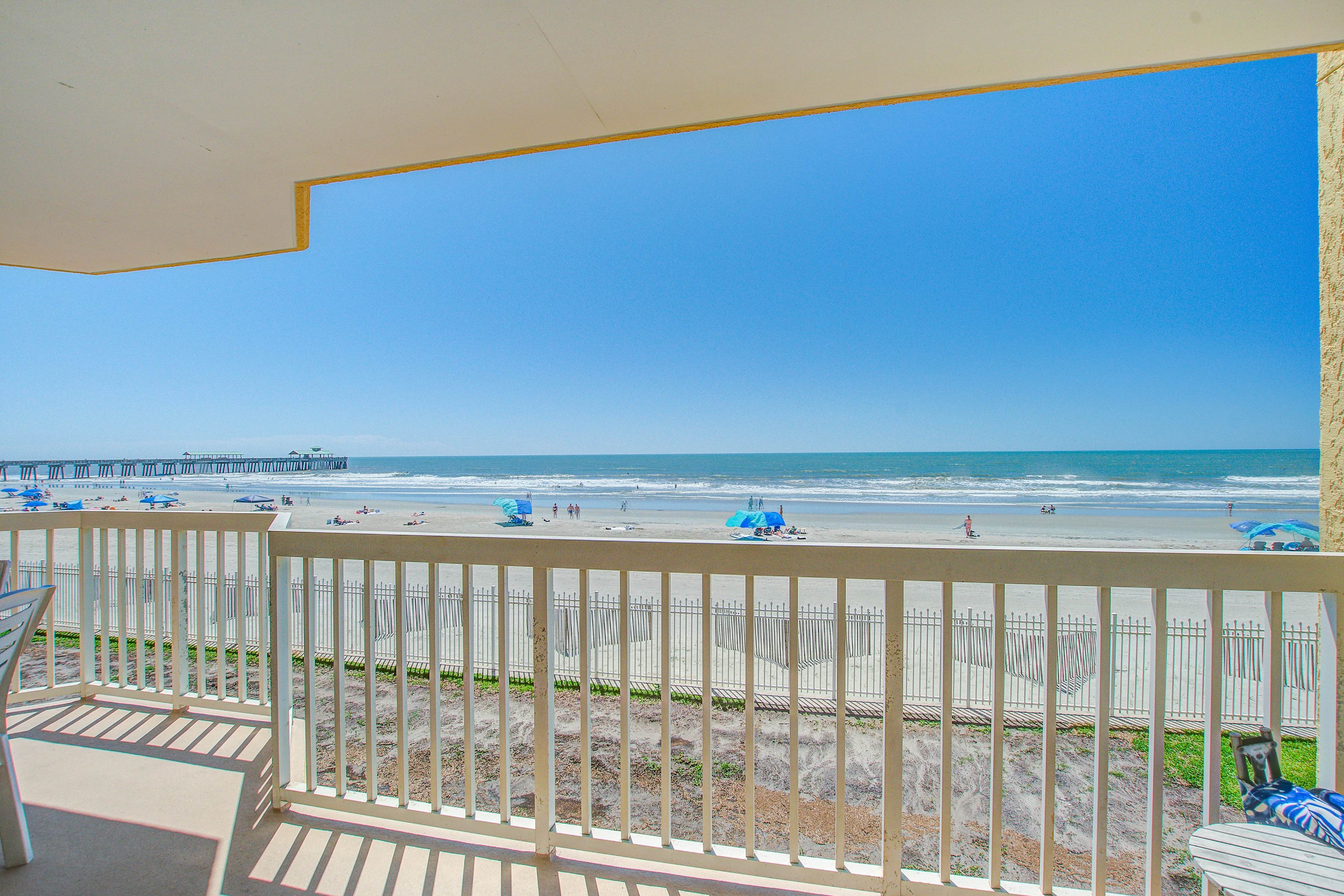 Oceanfront, first-floor villa w/large balcony & shared pool - near the beach