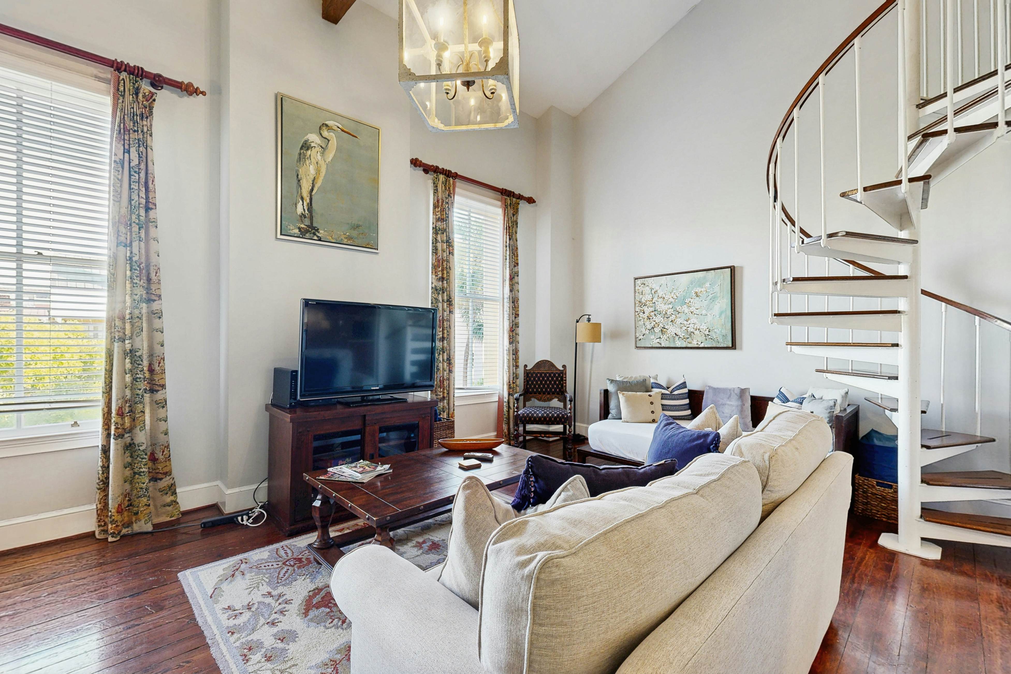 Charming downtown home in heart of Charleston with loft, tranquil courtyard & AC