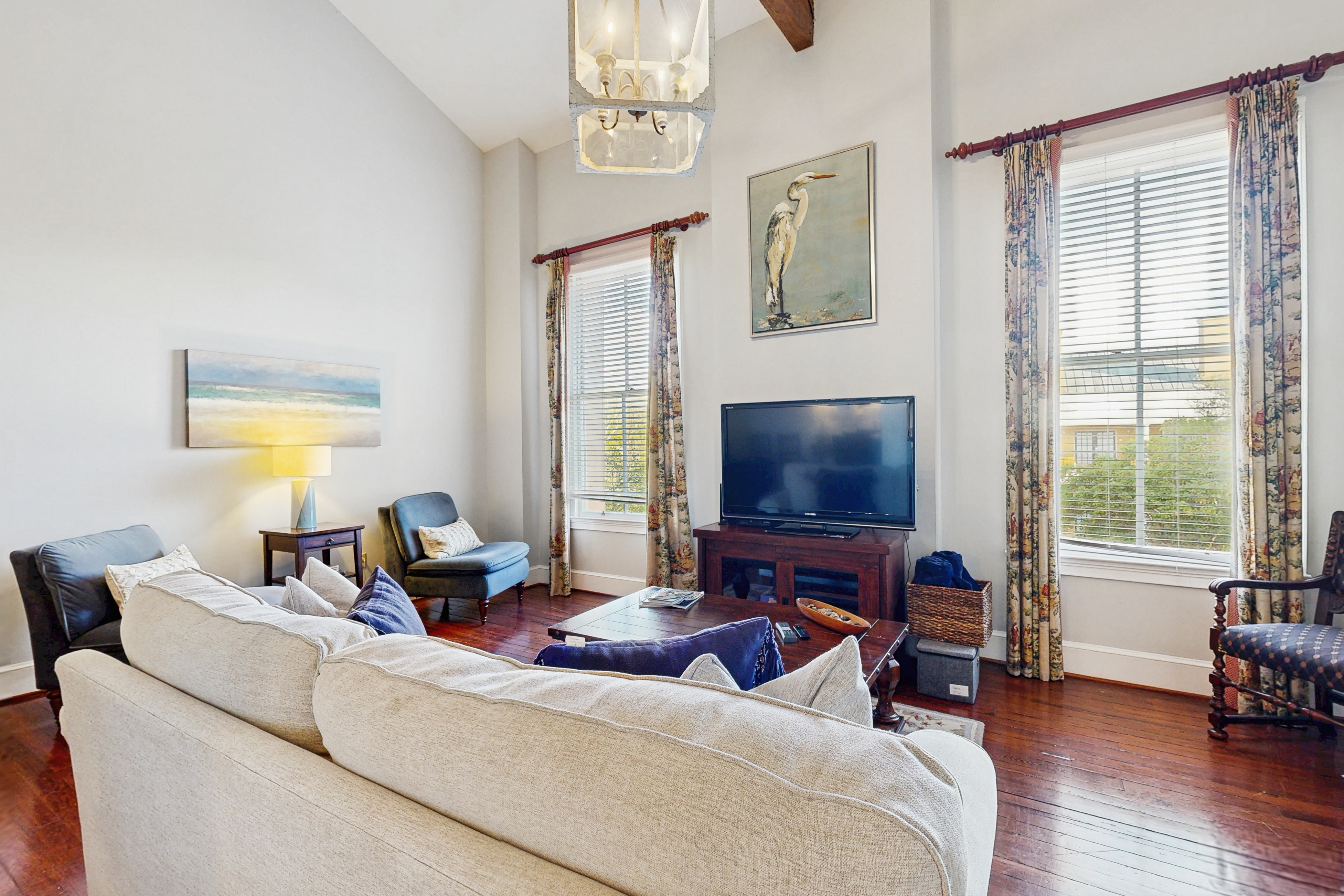 Charming downtown home in heart of Charleston with loft, tranquil courtyard & AC