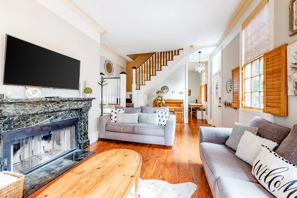 Dog-friendly home with AC, fireplace & W/D - one block to King Street dining