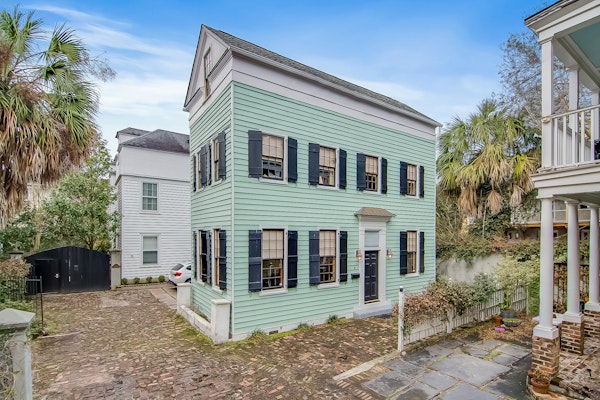 Dog-friendly home with AC, fireplace & W/D - one block to King Street dining