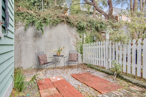 Dog-friendly home with AC, fireplace & W/D - one block to King Street dining