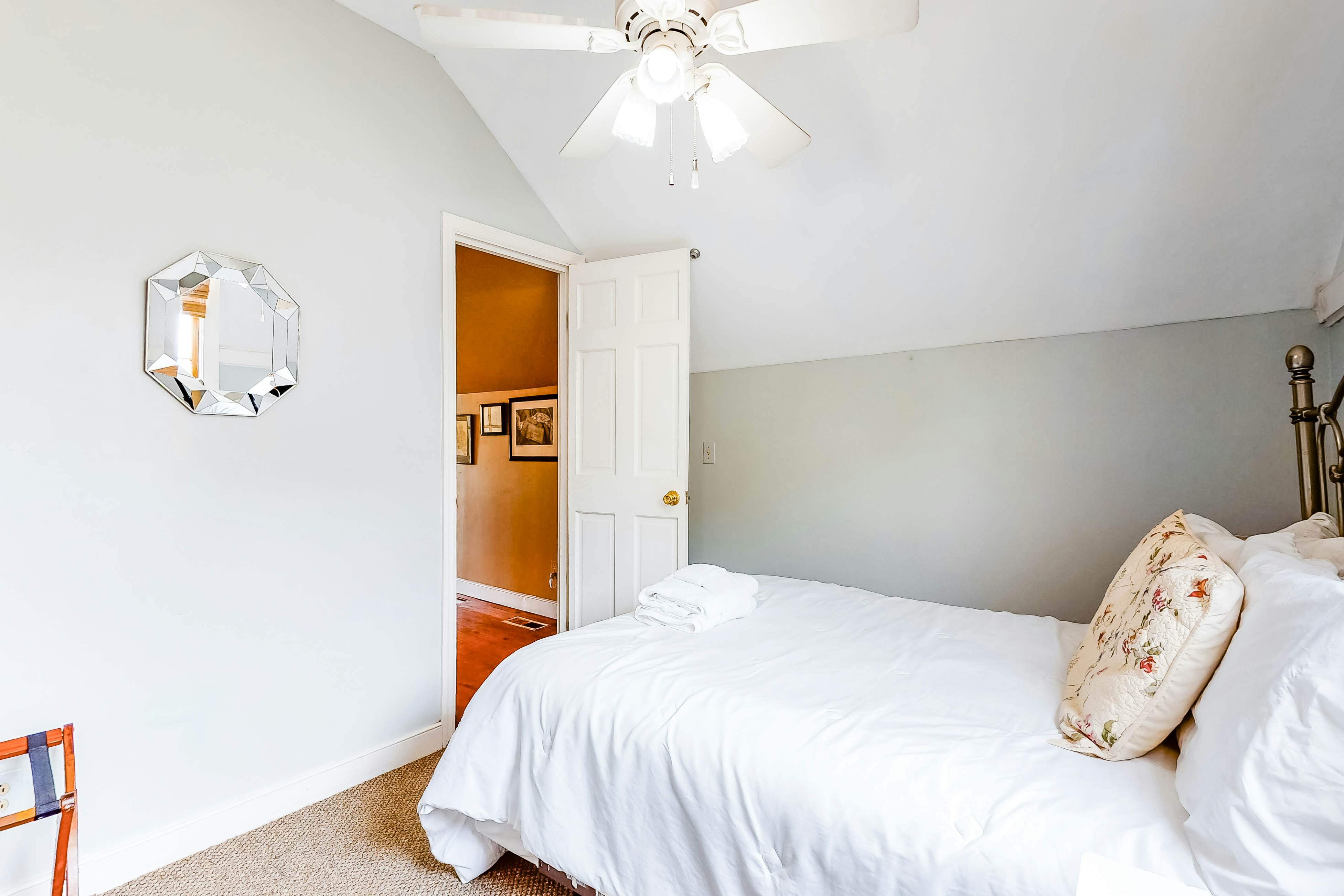 Dog-friendly home with AC, fireplace & W/D - one block to King Street dining