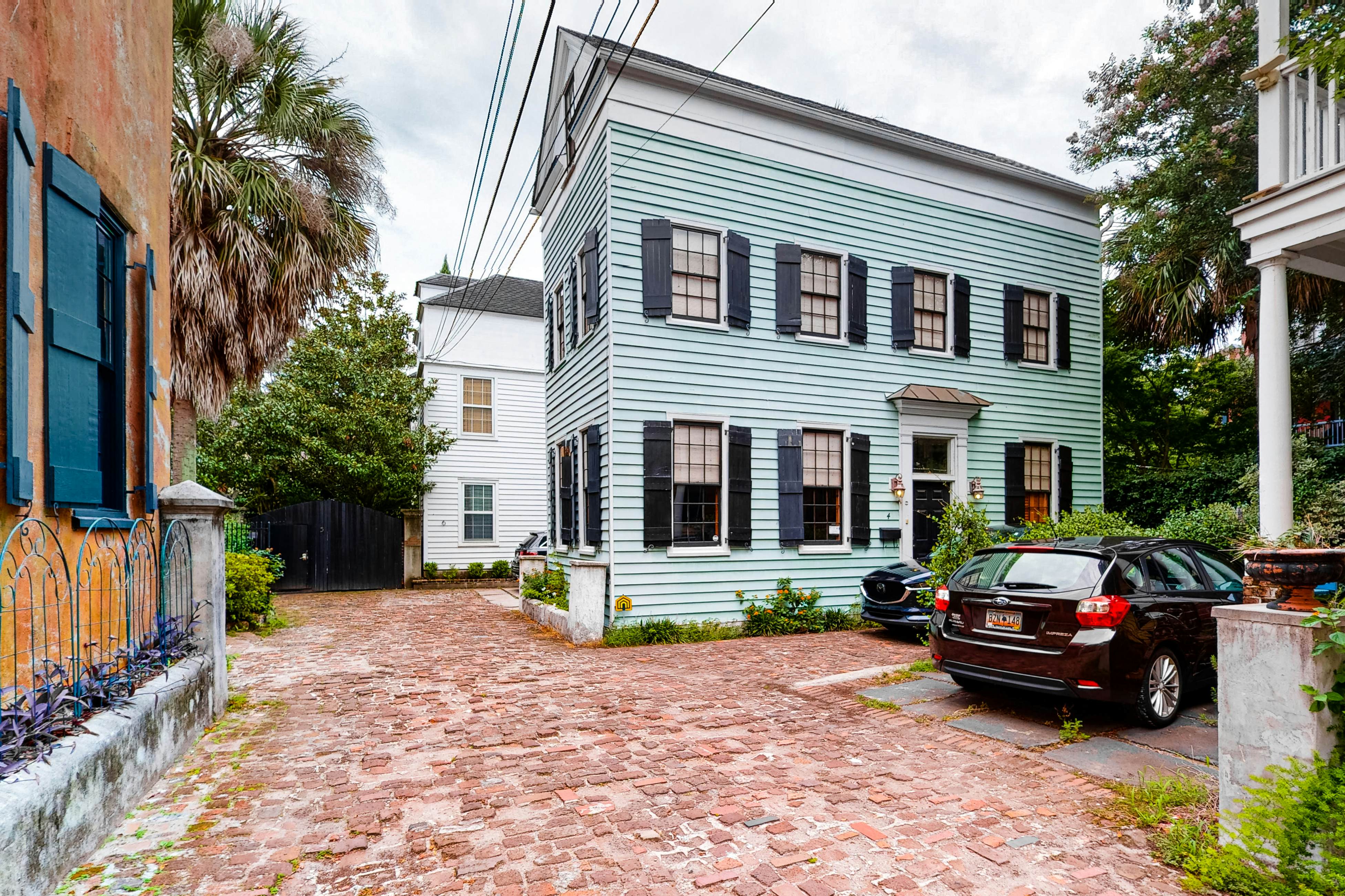 Dog-friendly home with AC, fireplace & W/D - one block to King Street dining